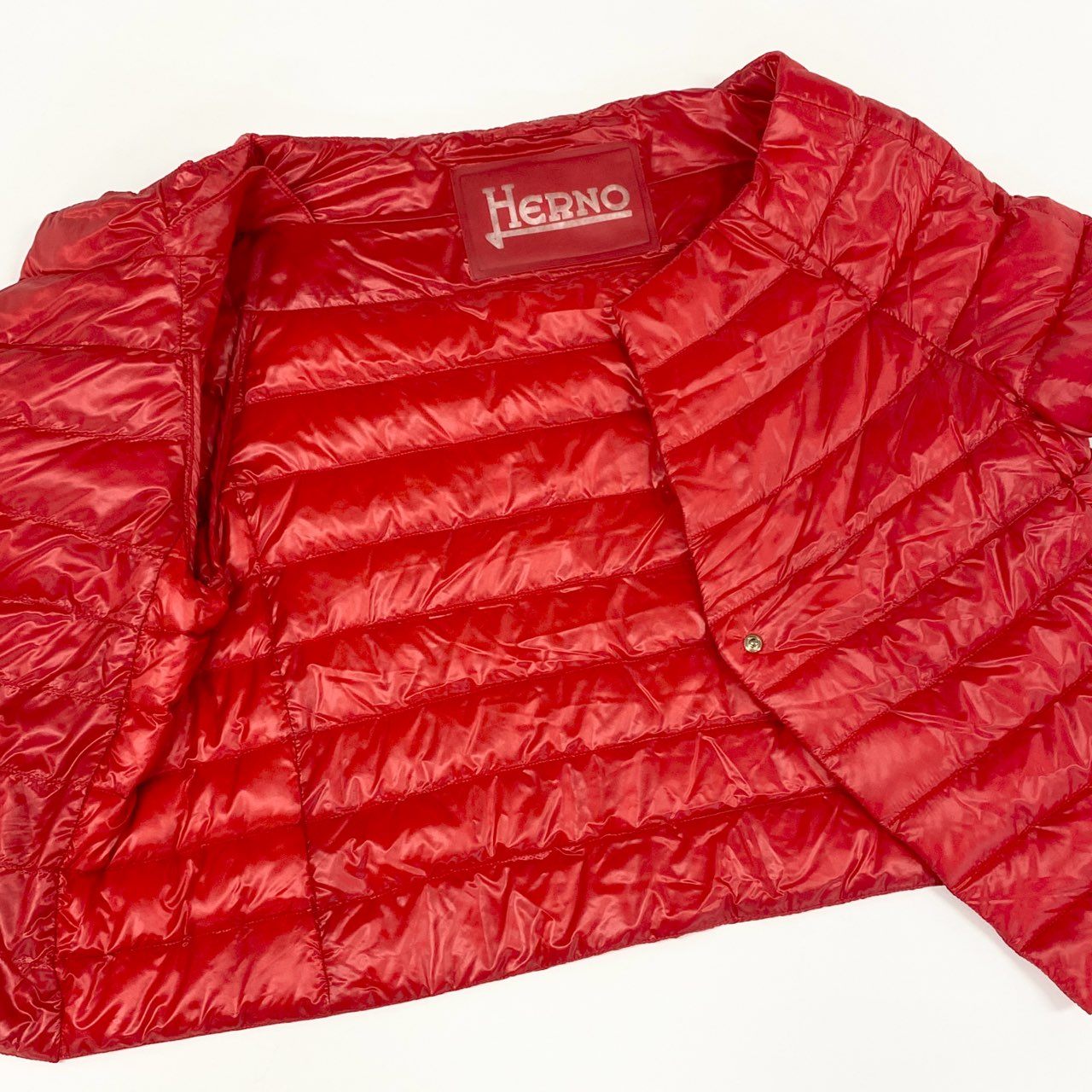 51f3 HERNO ヘルノ インナーダウンジャケット ライトダウン PIUMINO DONNA CORTO 半袖 金ボタン PI1077D 42 レッド