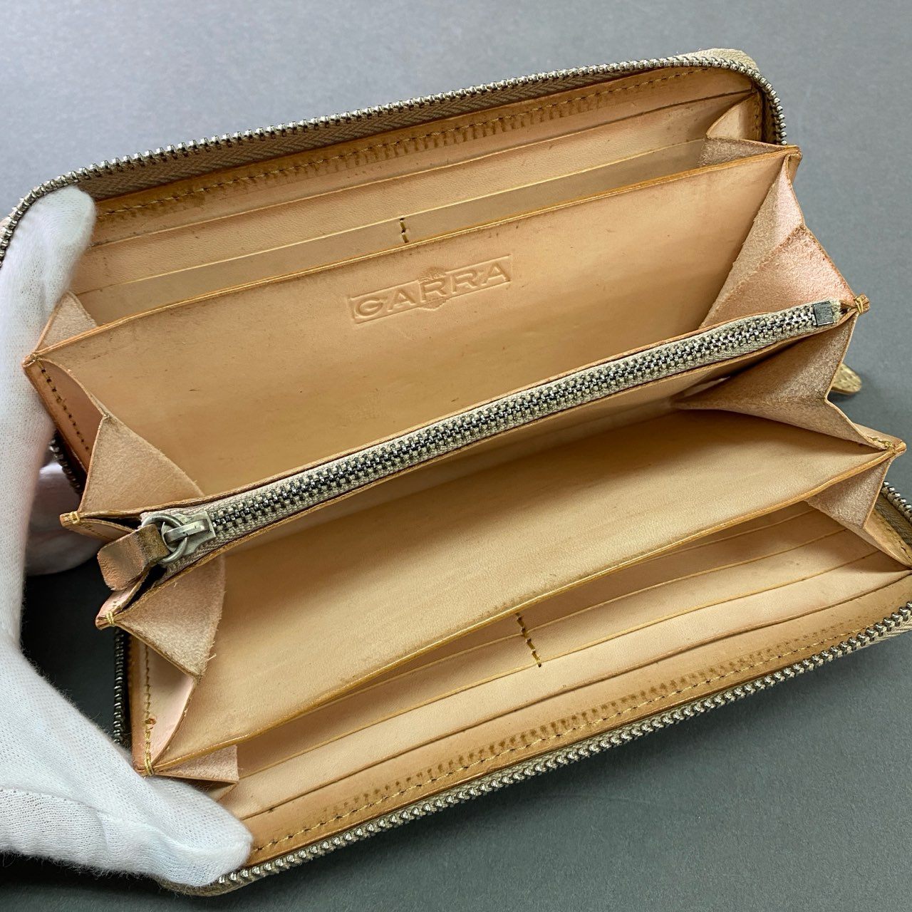 a27 GARRA ガラ ダイヤモンドパイソン 長財布 ラウンドファスナー ヘビ革 ロングウォレット LONG WALLET ベージュ ブラウン レザー ヘビ革