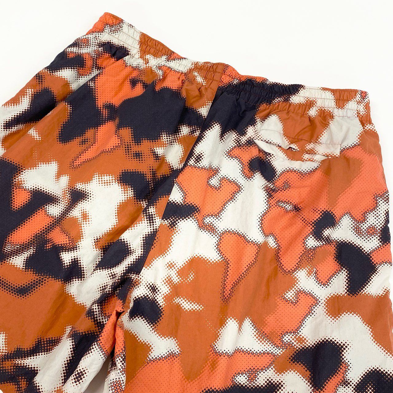 27a17 LOUIS VUITTON ルイヴィトン 24SS ナイロンスウィムショーツ ショートパンツ ハーフパンツ 総柄プリント イタリア製 大きいサイズ 1AFAY6 XLサイズ オレンジ