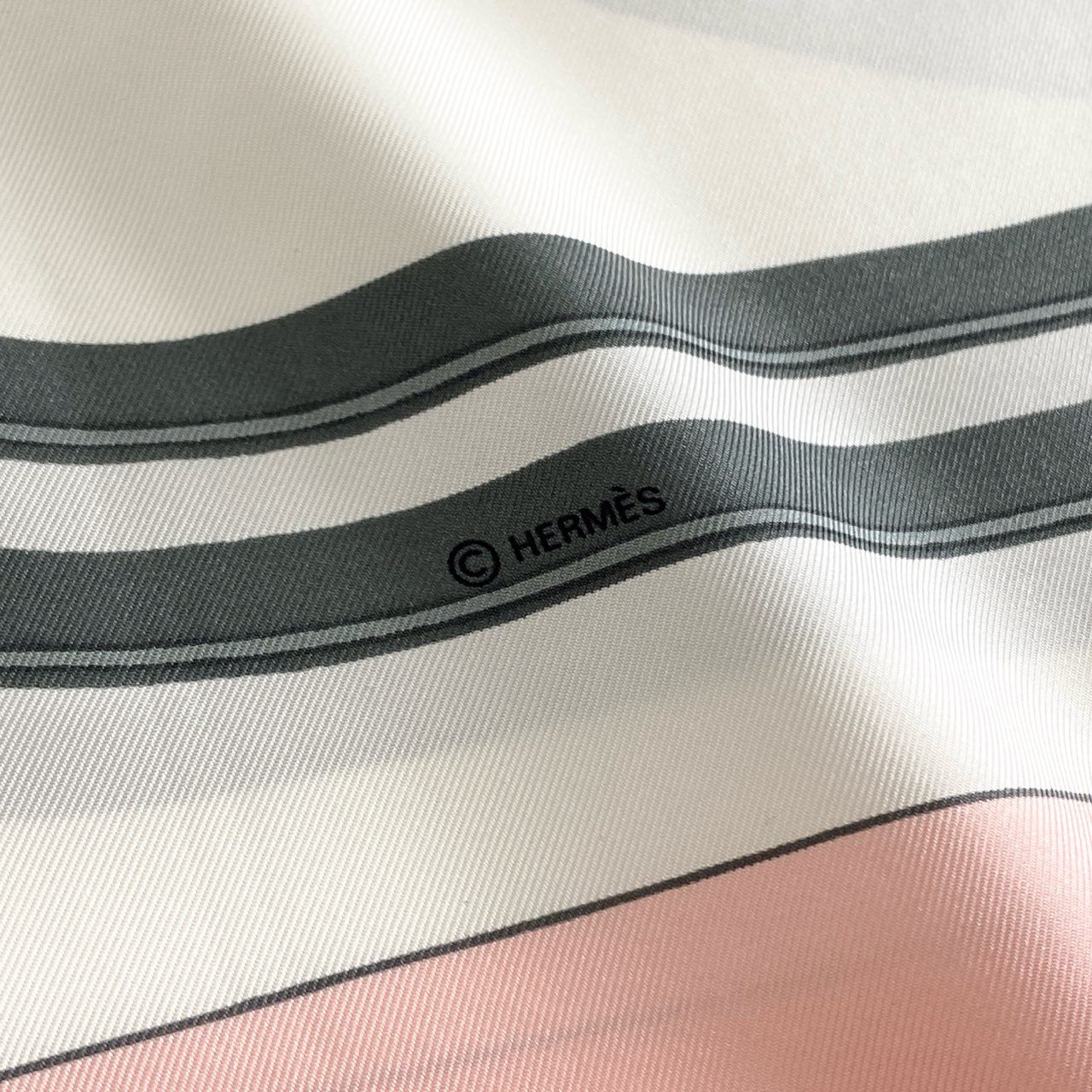 i3 フランス製 HERMES エルメス 式典用馬勒 カレ90 BRIDES de GALA スカーフ ピンク シルク100% レディース