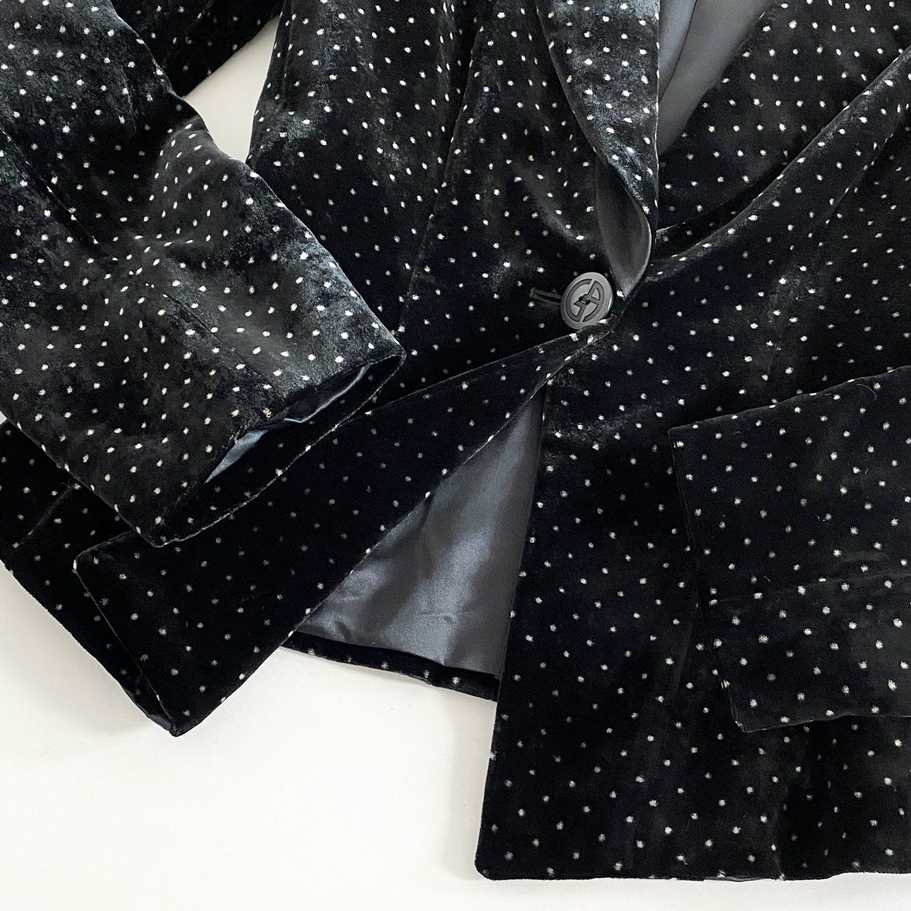 88j2 GIORGIO ARMANI ジョルジオアルマーニ ドットベロア テーラードジャケット 38 ブラック 画像参照 シルク混 イタリア製 ブレザー