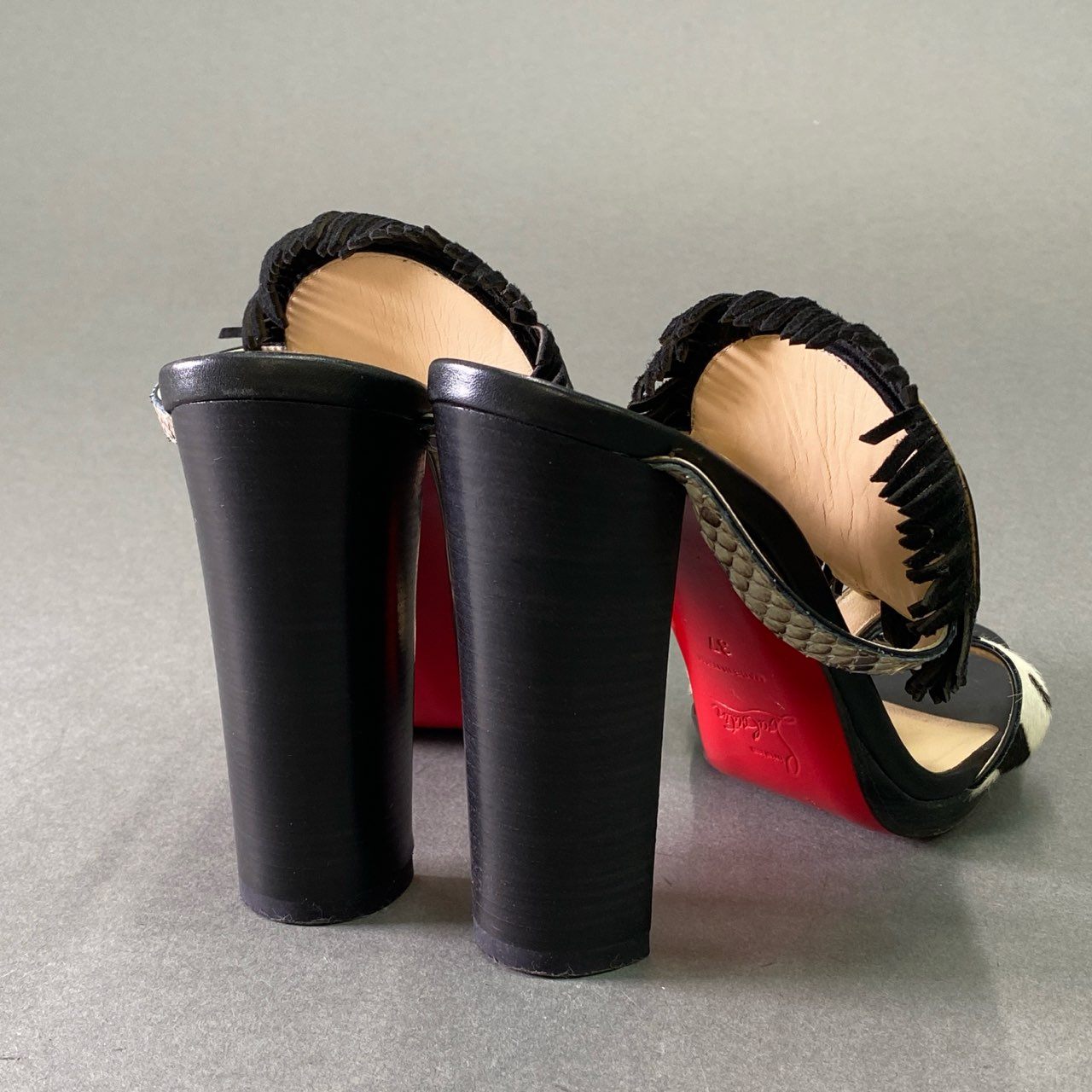 1d22 Christian Louboutin クリスチャンルブタン パイソン マスク ヒールサンダル 37 ブラック レザー スタッズ シューズ 夏 イタリア製