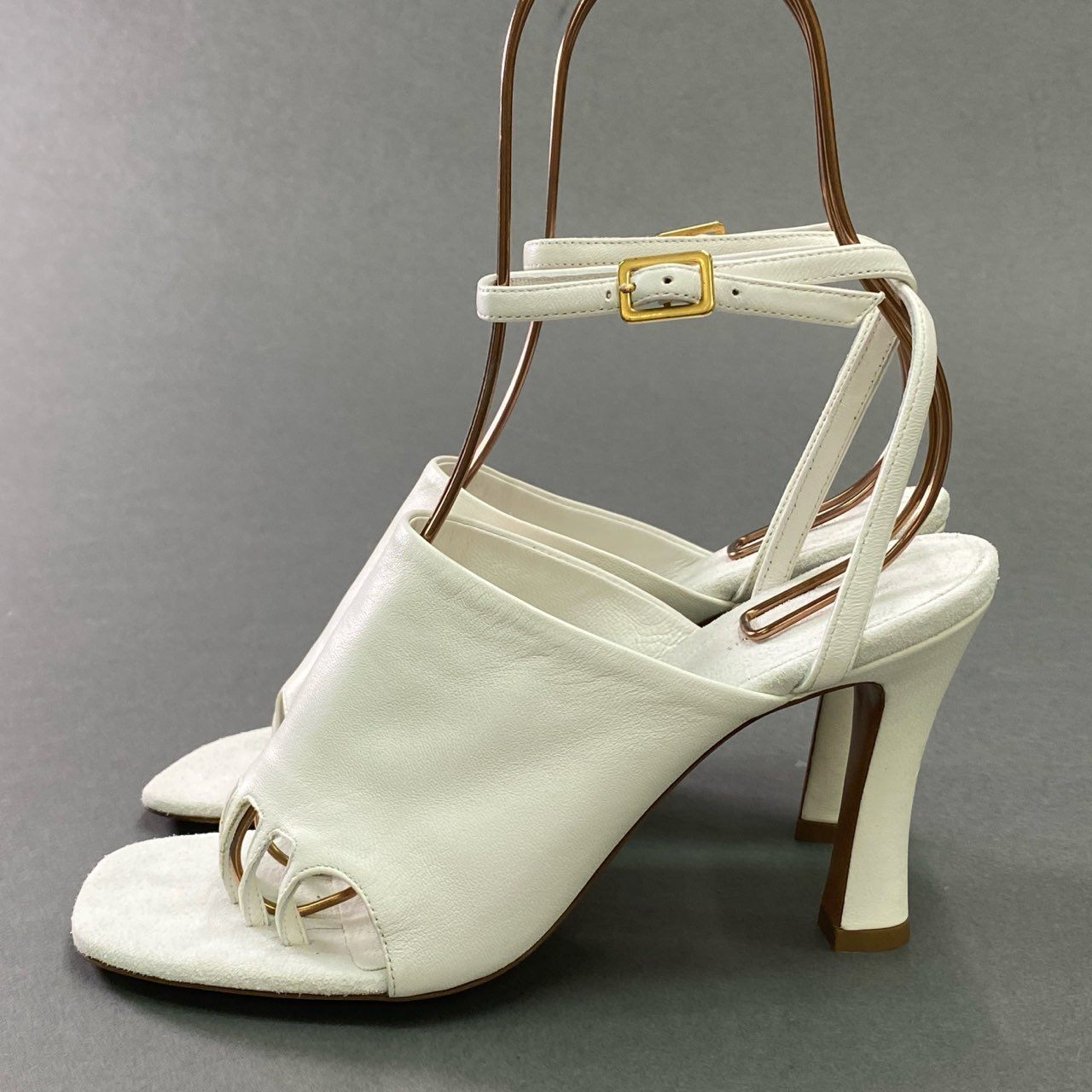 2c26 《未使用品》定価¥113400 CELINE セリーヌ アンクルストラップ ブーティ サンダル 36.5 ホワイト レザー シューズ イタリア製