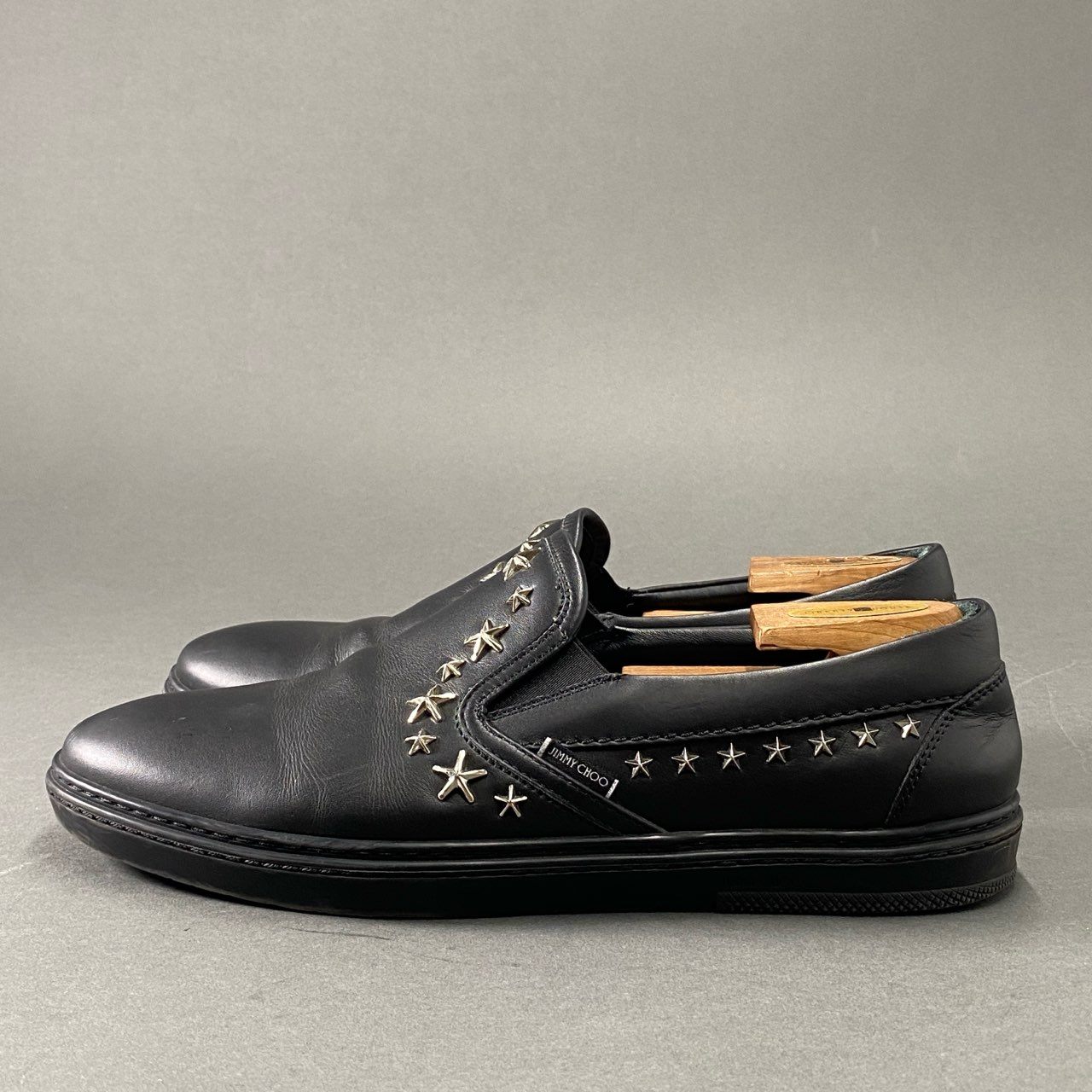 5i27 JIMMY CHOO ジミーチュウ イタリア製 スタースタッズ レザー スリッポン シューズ ローカットスニーカー 44 ブラック