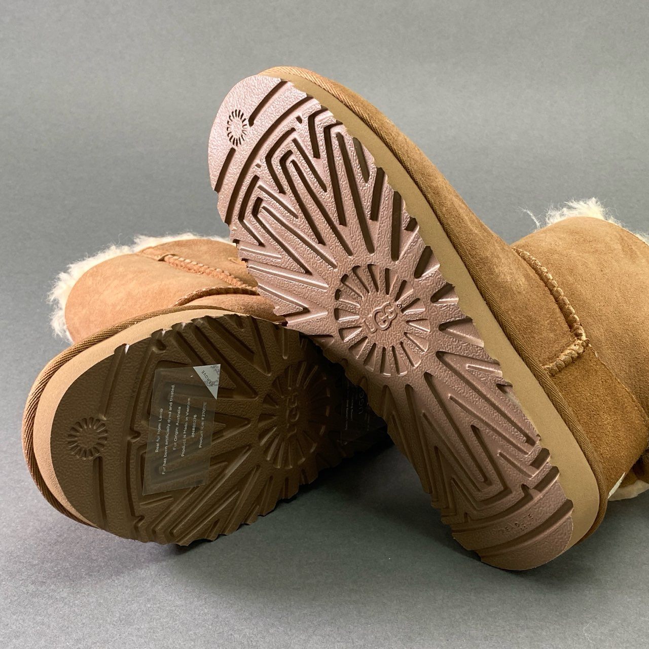 8f8 《美品》 UGG アグ W ARIELLE アリエル チェスナット ムートン リボンブーツ 23cm ブラウン レザー シューズ ボア 箱付き