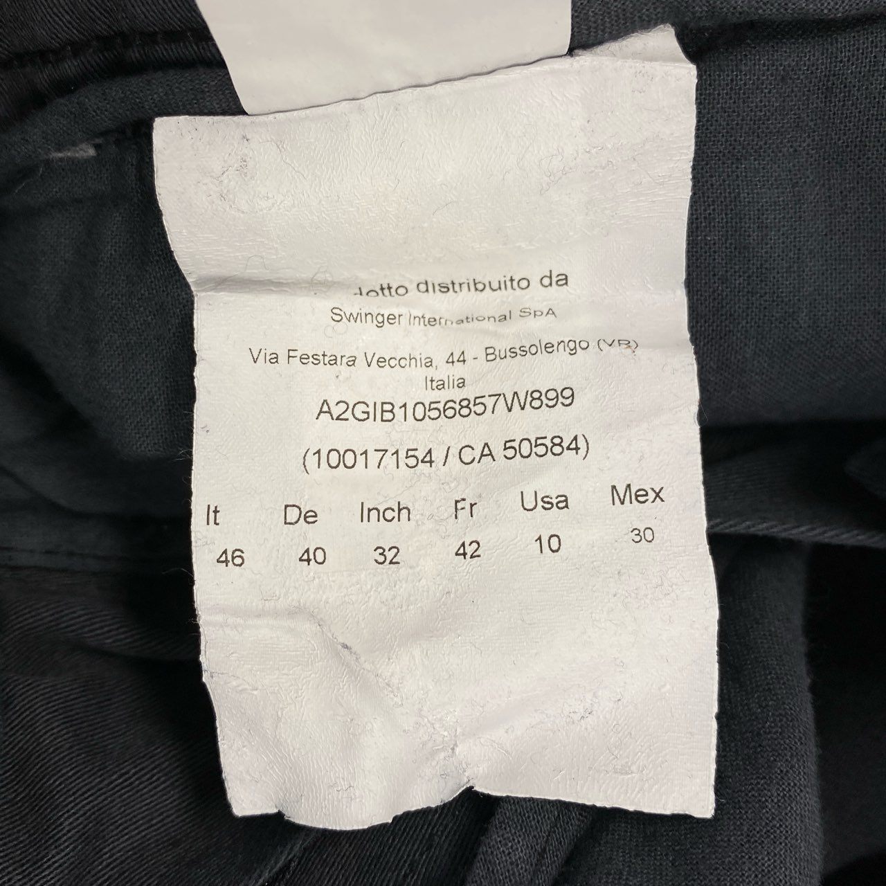 86f24 VERSACE JEANS ヴェルサーチジーンズ スラックス チノパン コットンパンツ ロゴプレート イタリア製 メンズ 男性用 タグ付き 46 ネイビー