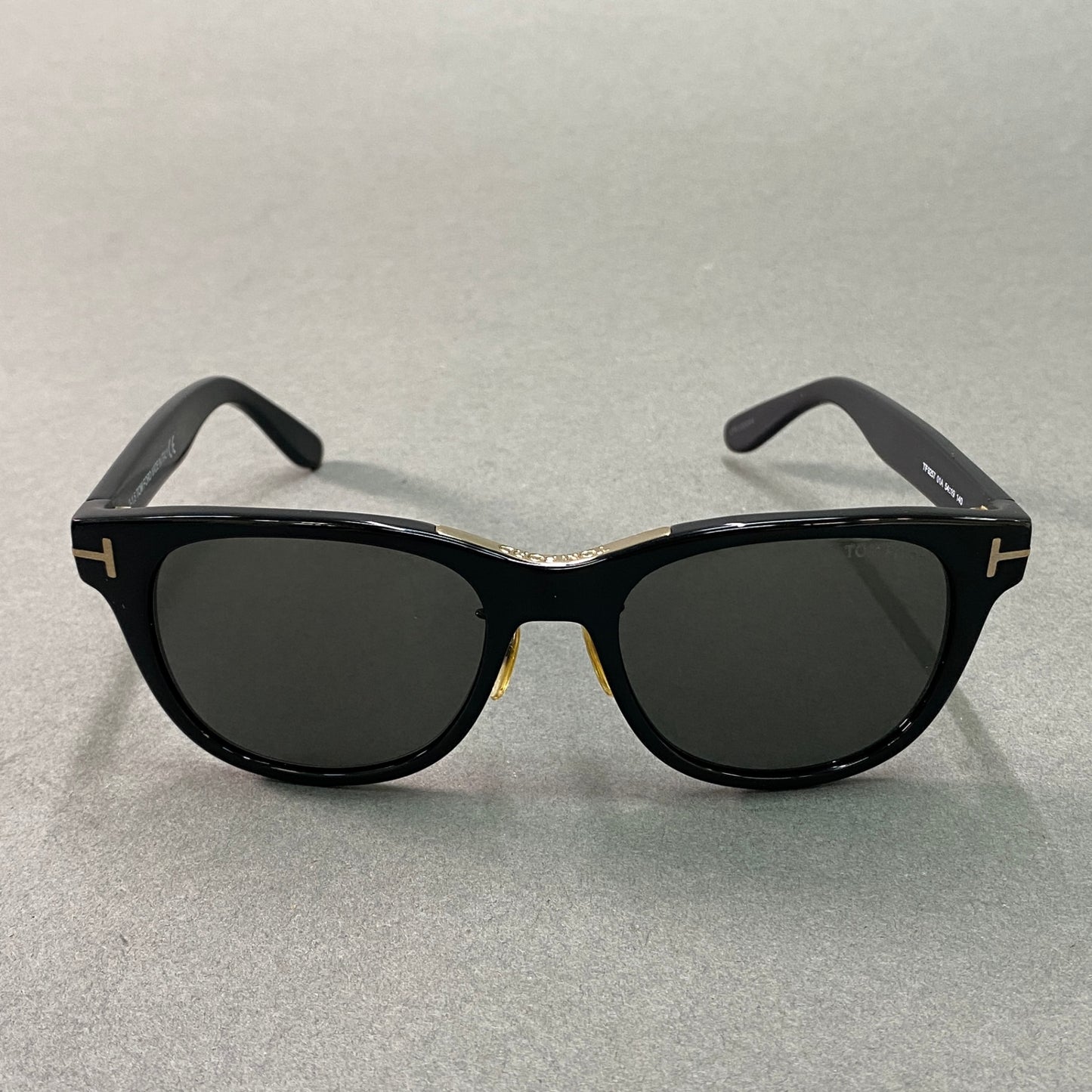 g29《完品》 TOM FORD トムフォード ウェリントン サングラス TF9257 54□19 ブラック アイウェア メガネ 眼鏡 箱 ケース クロス付き