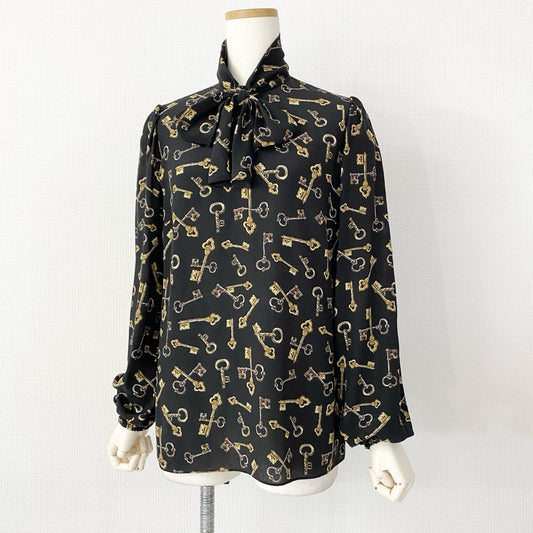 17f14 【美品】 DOLCE&GABBANA ドルチェ&ガッバーナ ボウタイ シルクブラウス 総柄ブラウス カギ キーデザイン サイズ40 ブラック シルク100% レディース