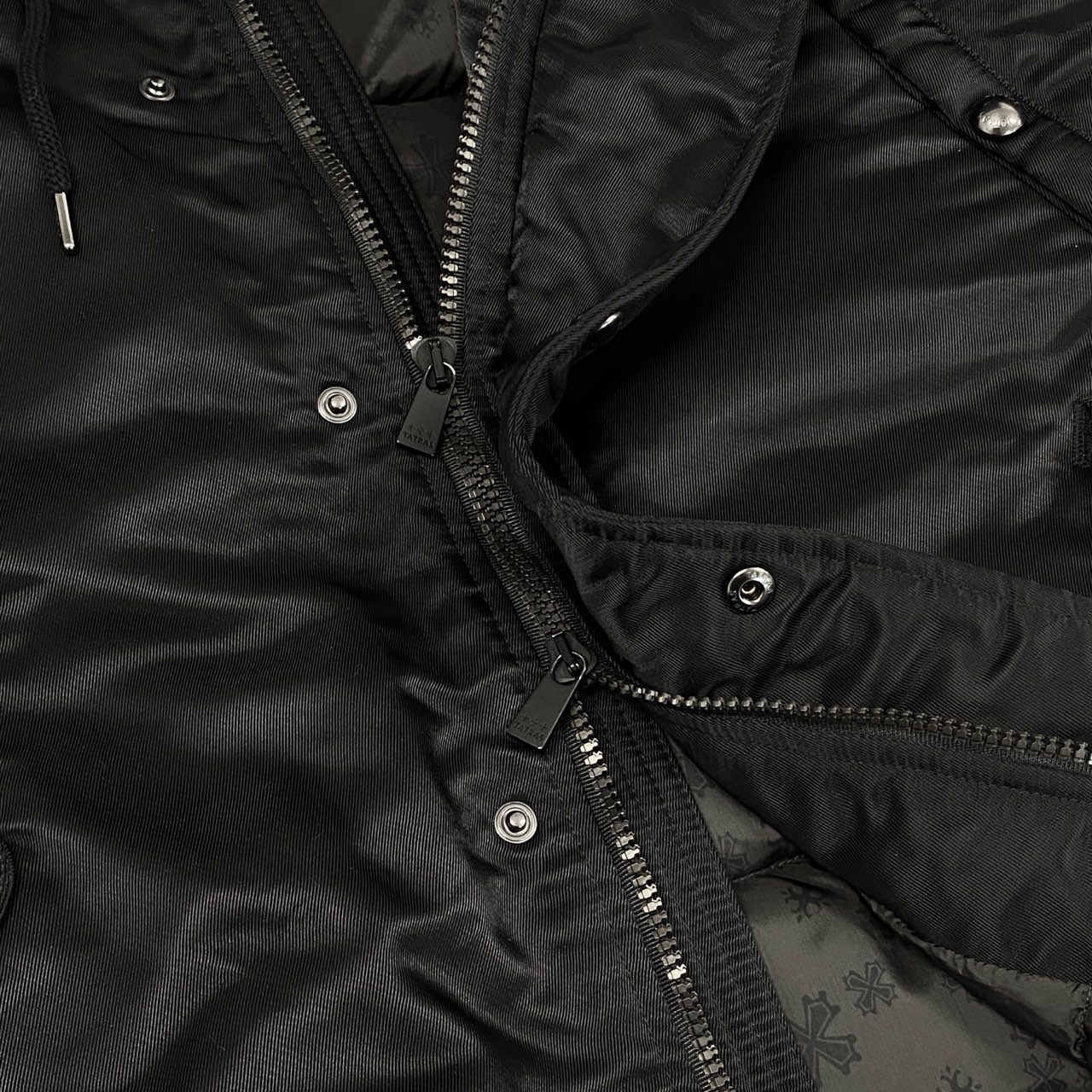 32a4 《美品》 TATRAS タトラス PETRONIO ペトロニオ ダウンジャケット 4 ブラック N-3B ラクーンファー コート