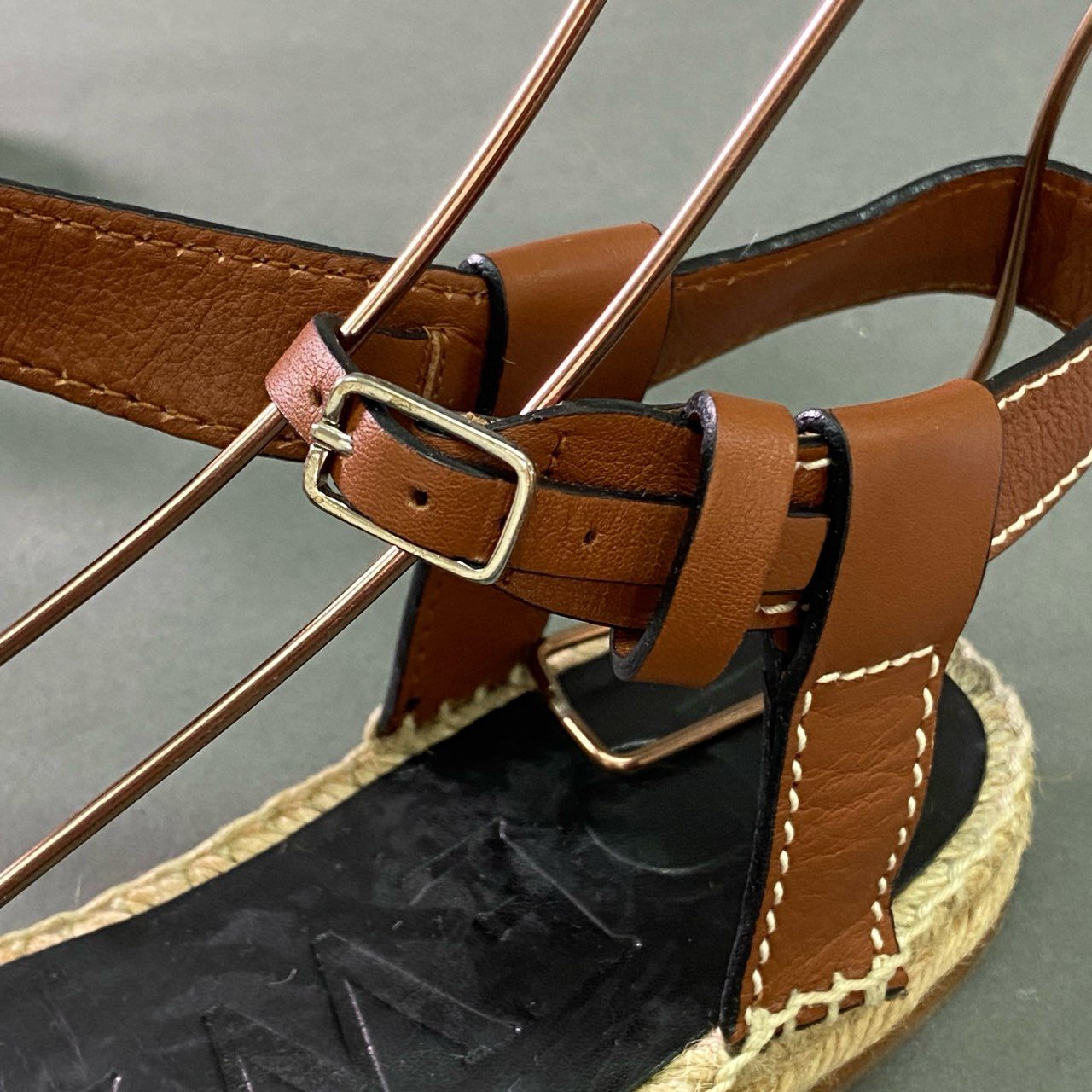 1b7 《美品》 LOEWE ロエベ ゲートフラットサンダル 36 ブラウン レザー スペイン製 シューズ 箱付き 夏
