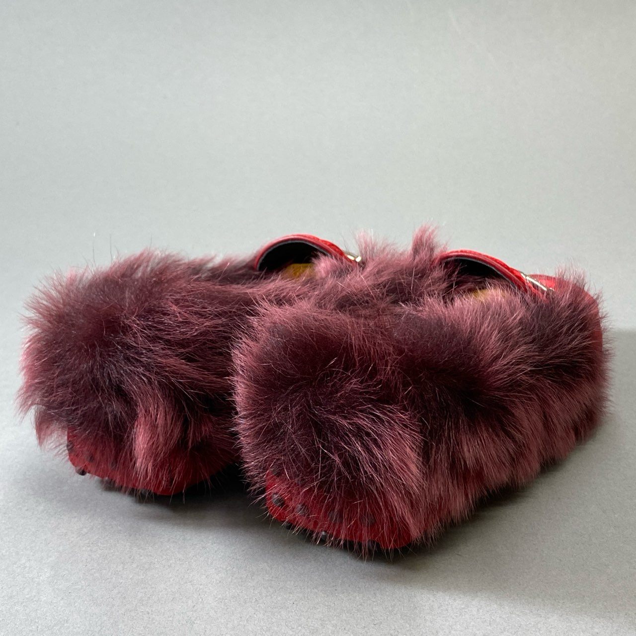 5j16 《極美品》 TOD`S トッズ 定価¥135.200 GOMMINI MATELASS DOPPIA T FUR J41 ドライビングシューズ フラットシューズ ファー キルティング スエード レザー XXW00G0Y630J4I01BA 40 レッドu02t