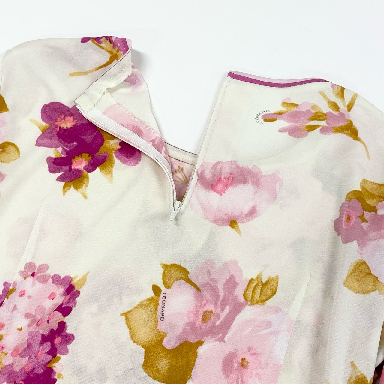 46e9 【美品】LEONARD レオナール 花柄プリント カンカン素材 長袖カットソー ブラウス サイズ38 レディース 女性用 トップス