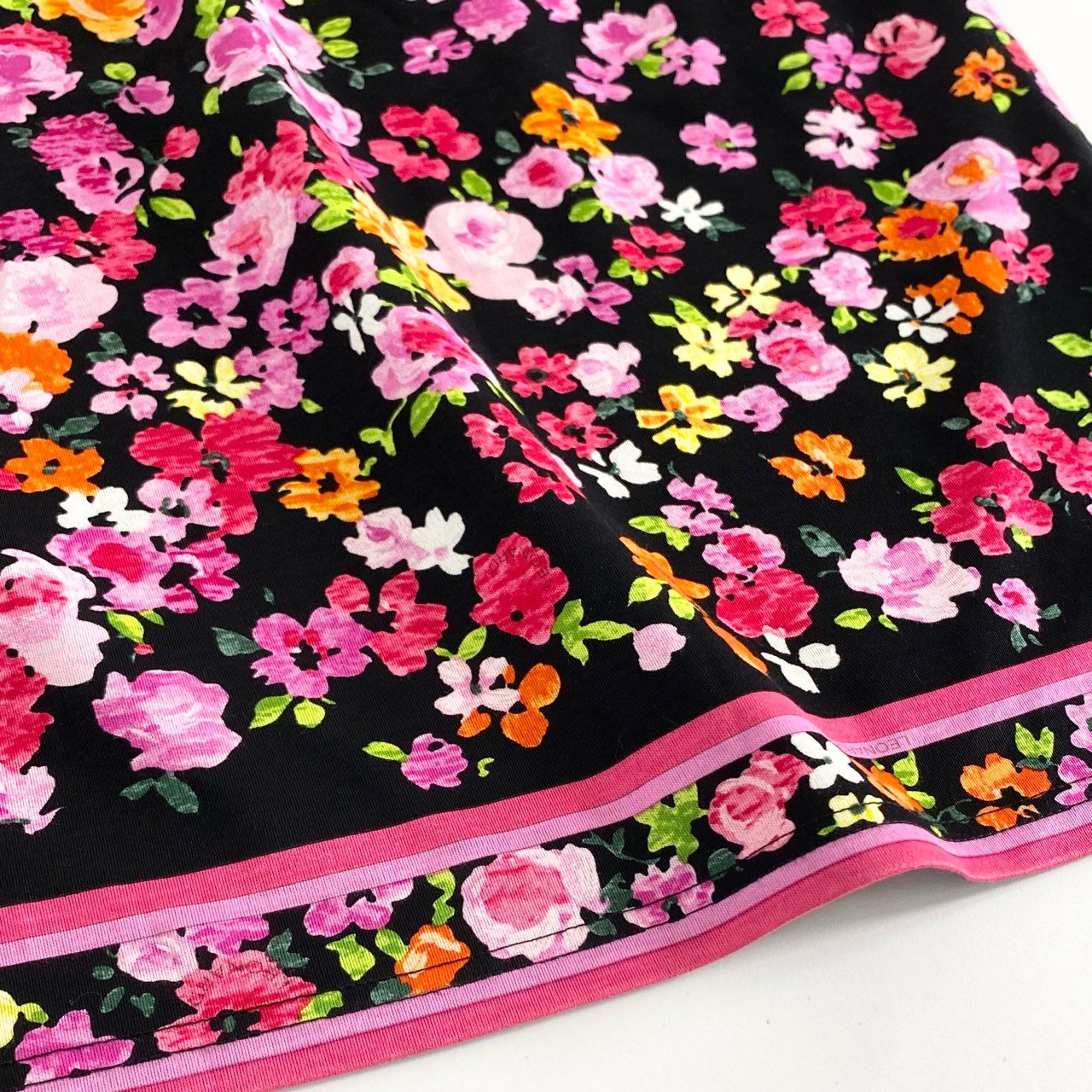5e11 《美品》 LEONARD レオナール 美しい花柄プリント 花柄スカート タイトスカート 膝丈スカート サイズ67 マルチカラー コットン100% レディース 日本製