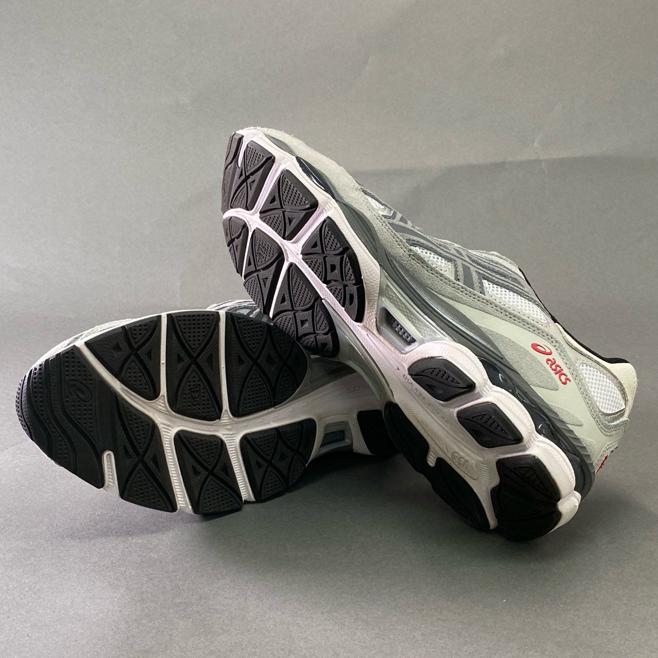 1j1 asics アシックス GEL-NYC WHITE STEEL GREY シューズ ホワイト スチールグレー ローカットスニーカー 1201A789 29cm グレー