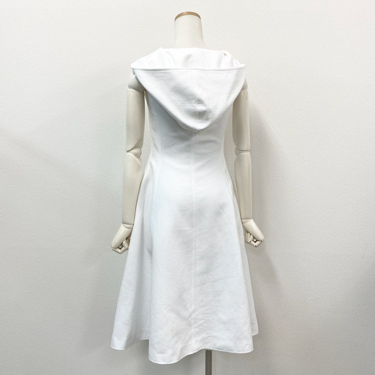 42a23 《美品》 FOXEY フォクシー The Pippa Dress ザ ピッパドレス ワンピース 422874 38 ホワイト 画像参照 キュプラフード 日本製