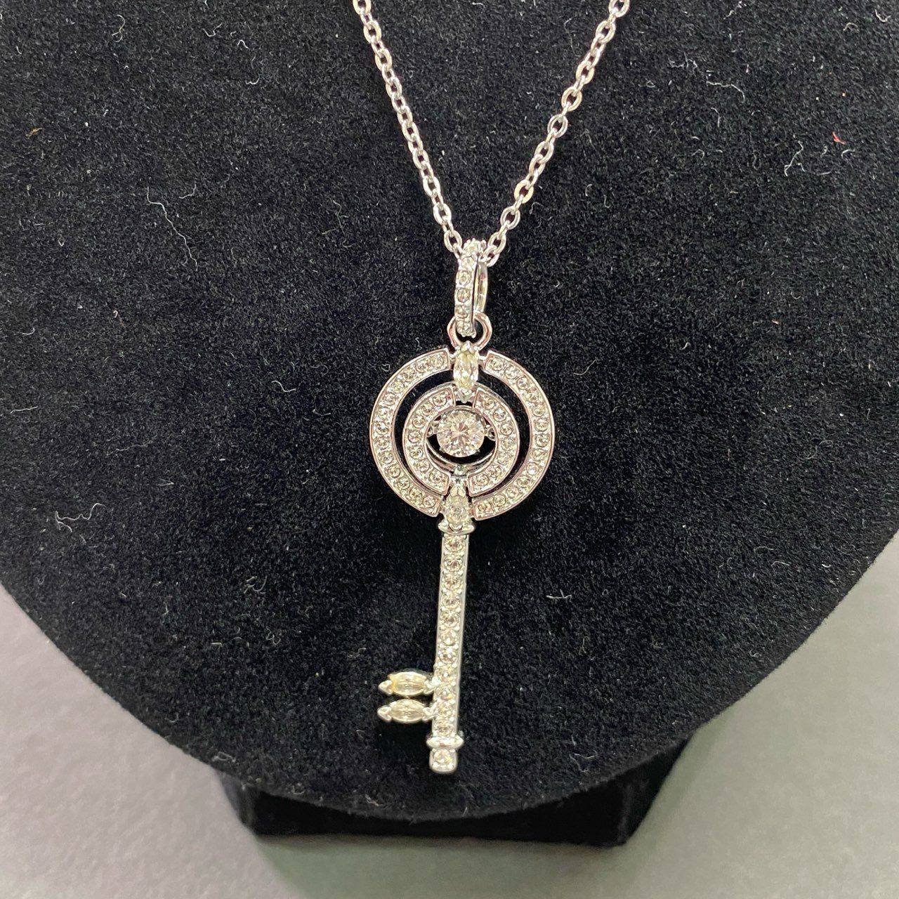 c26 SWAROVSKI スワロフスキー ラインストーン キーチャーム ネックレス シルバー アクセサリー ジュエリー ビジュー