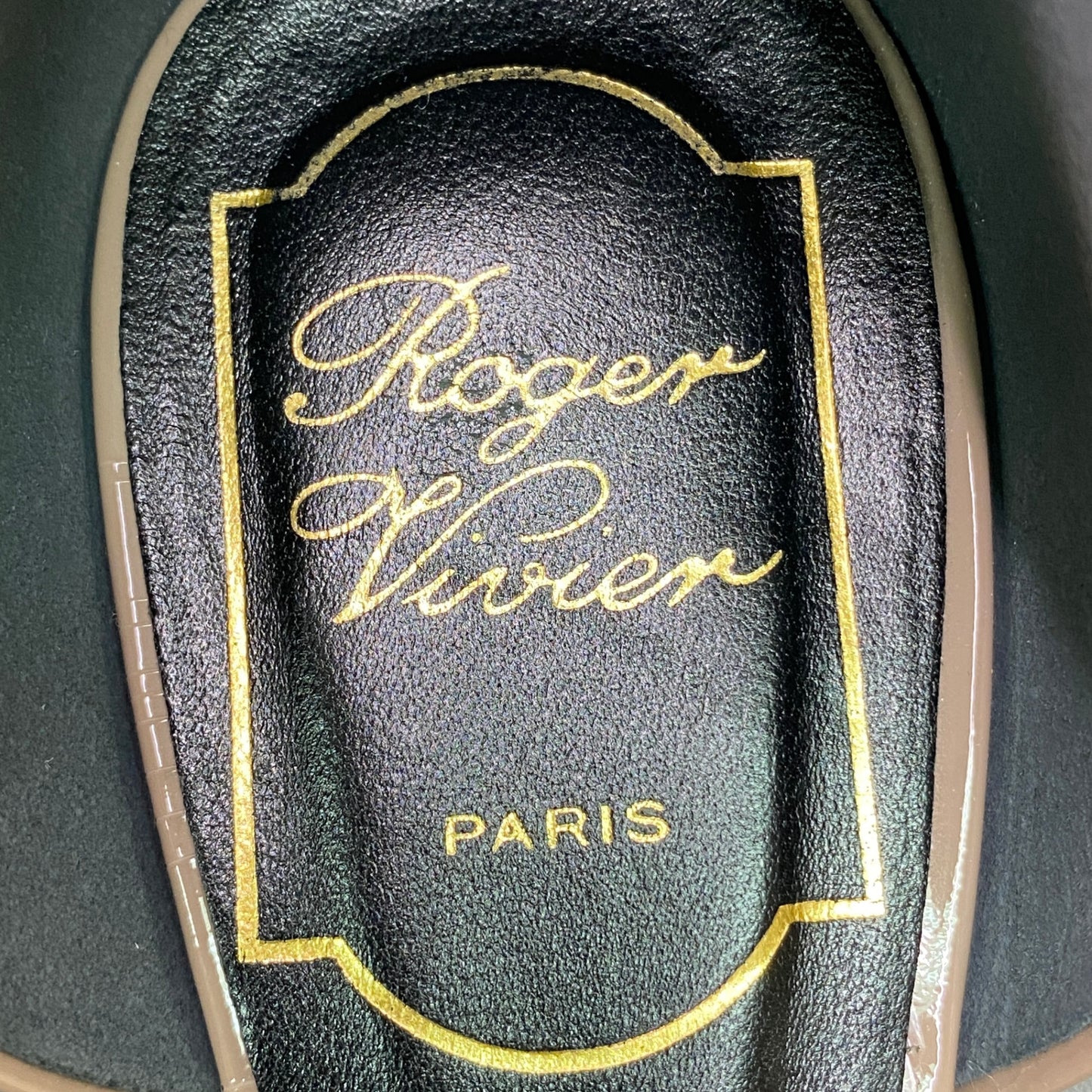 g29《極美品》 Roger Vivier ロジェヴィヴィエ Chips d’Orsay バレリーナフラットシューズ 34 1/2 ベージュ エナメル パンプス 箱有t18r