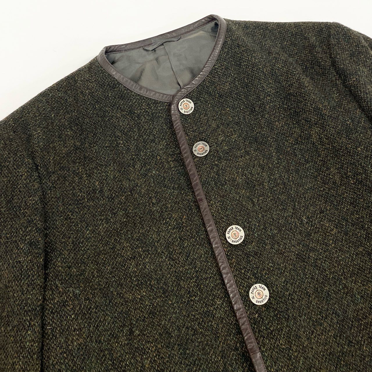 51f3 Papas パパス Harris Tweed ハリスツイード ノーカラー ツイードジャケット オーバーサイズ レザーパイピング アウター 50 L グリーン カーキ系 ウール 牛革