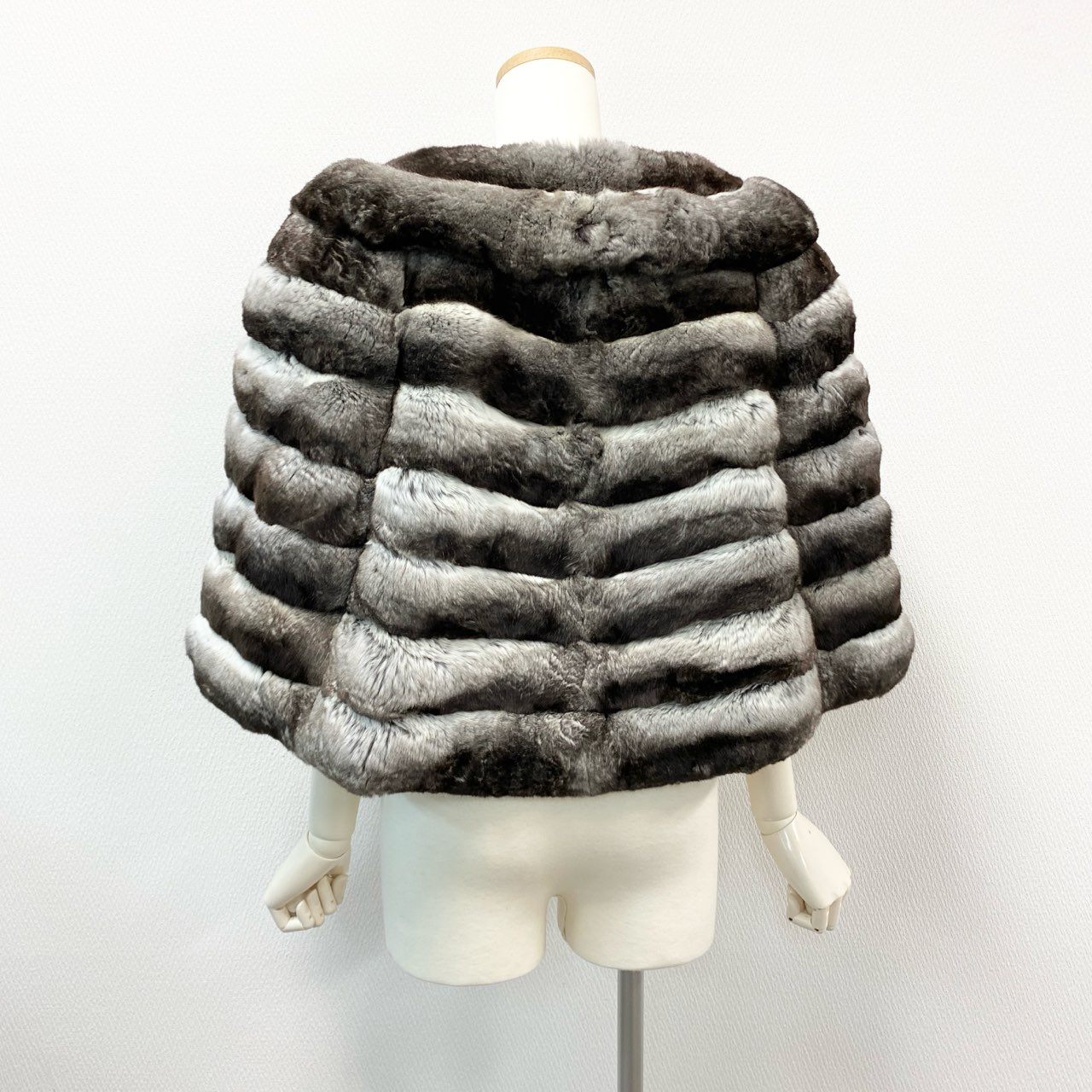 68j15 《最高級》 EMPRESS エンプレス CHINCHILLA FUR CAPE チンチラ リアルファー ケープ ポンチョ グレー 本毛皮 毛並◎ 毛質◎t18r