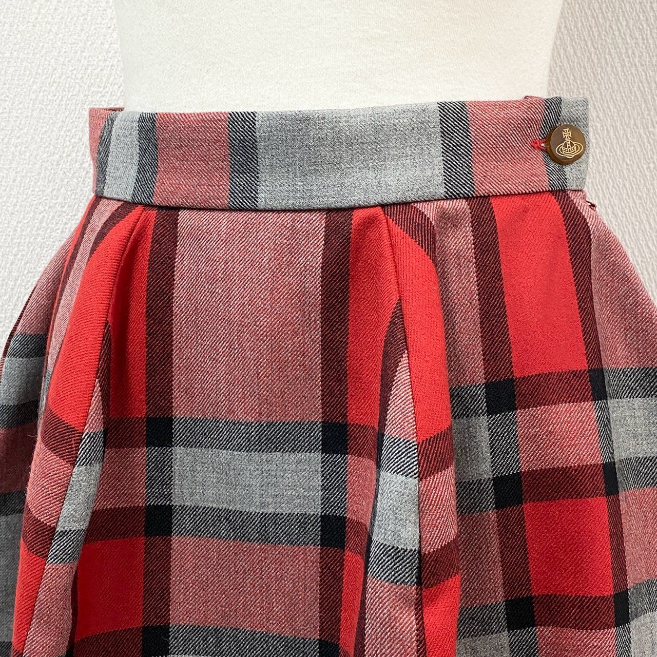 56f16 イタリア製 Vivienne Westwood RED LABEL ヴィヴィアンウエストウッド レッドレーベル 立体裁断 ミニスカート チェックスカート オーブボタン 裏地ロゴ総柄 サイズ40 レッド グレー ウール100% レディース