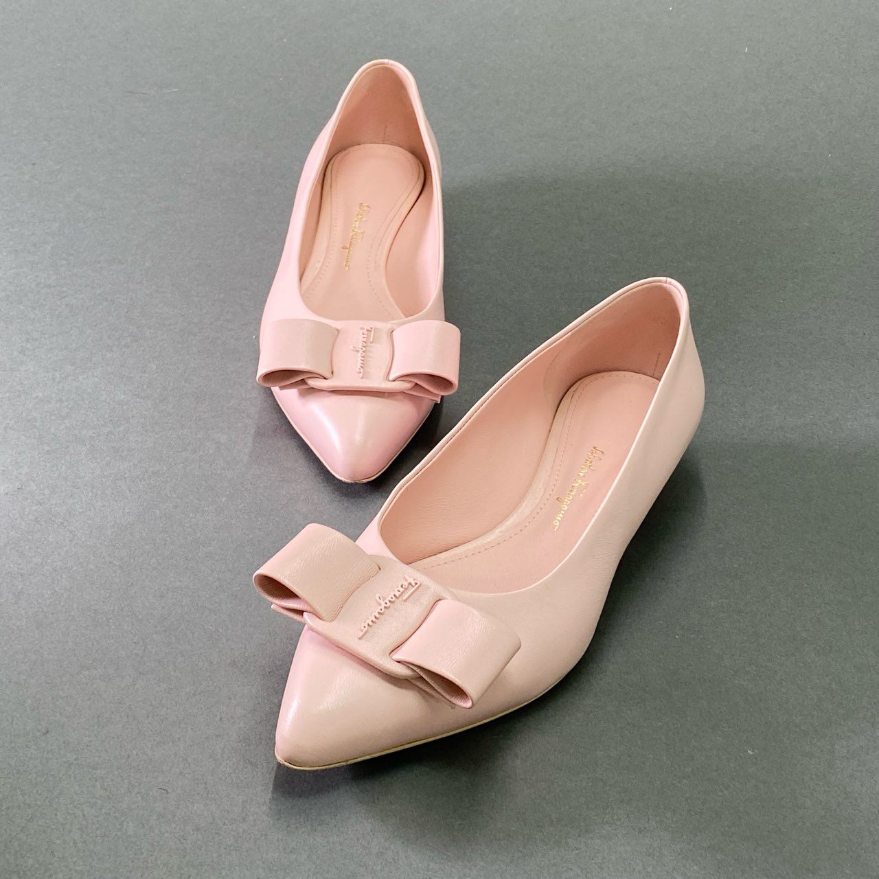 5f6 Salvatore Ferragamo サルヴァトーレ フェラガモ VIVA フラットシューズ パンプス 7 1/2 ピンク ラムレザー VARA ヴァラ 箱付き