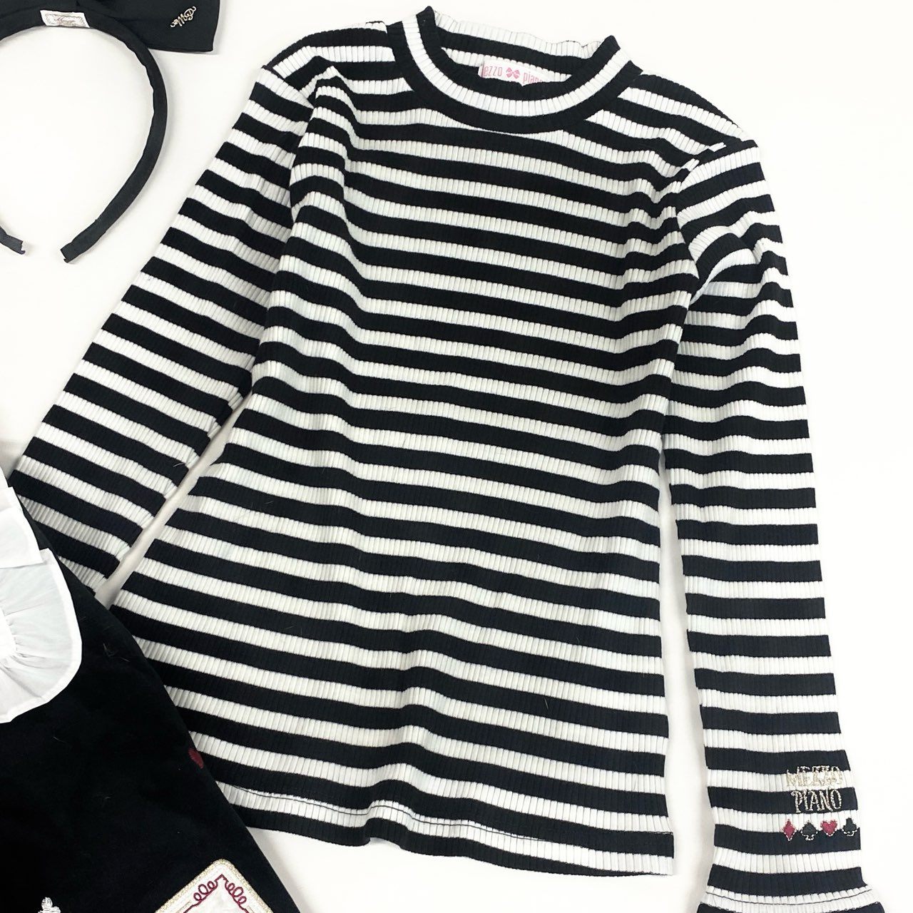 53e2 【未使用保管品】タグ付 mezzo piano メゾピアノ アリス4点セット 長袖Tシャツ ジャンパースカート エプロン カチューシャ 女の子 子供服 6044313-350 130 ブラック