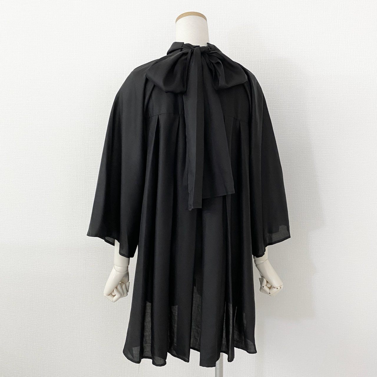 60i11 《未使用保管品》 定価¥74,800 ADORE アドーア シアーシルク ビックボウタイブラウス 531-2210701 38 ブラック SILK 100% 日本製