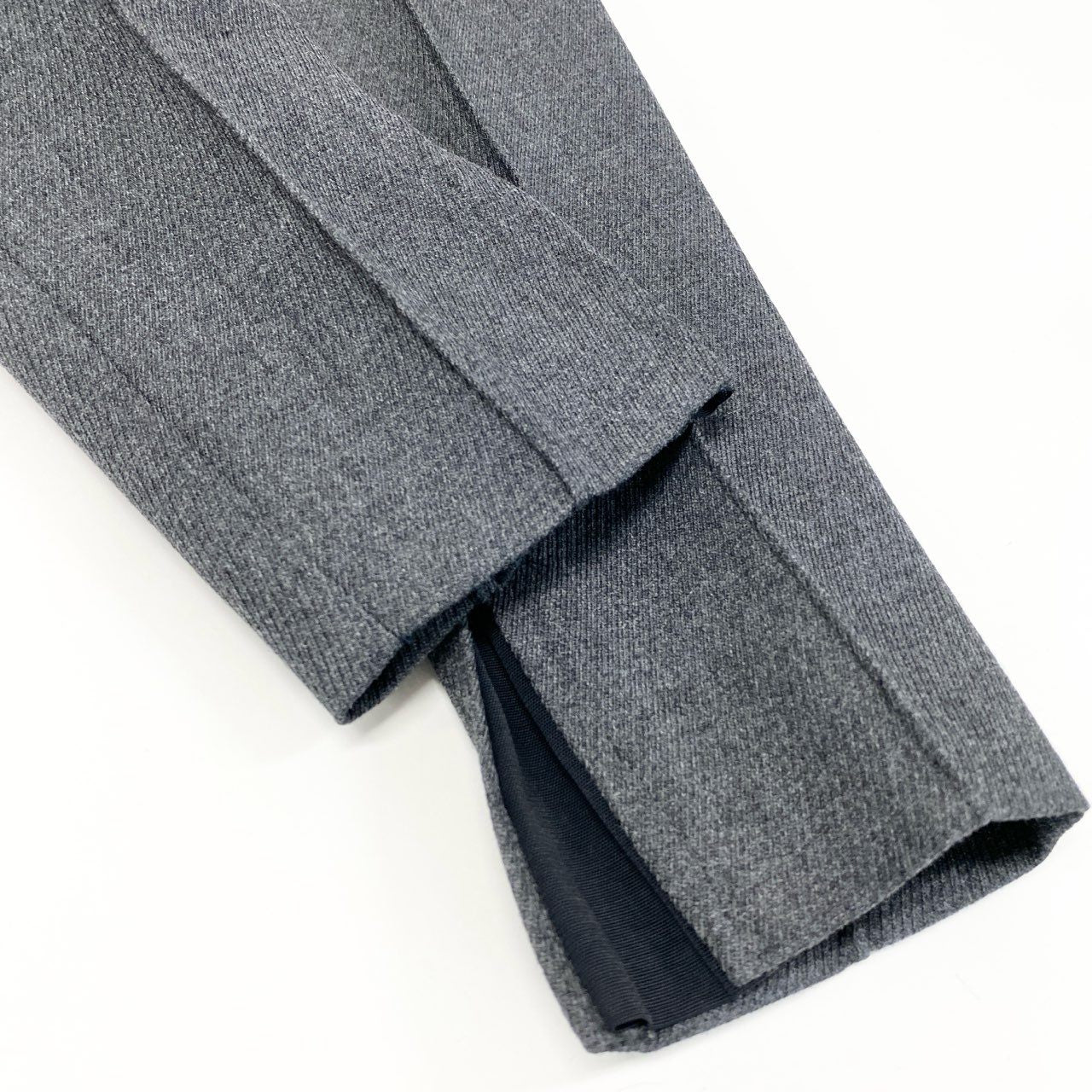 54h27 《極美品》 PRADA プラダ テクニカルギャバジン センタープレス スラックスパンツ ボトムス SPH311 サイズ44 グレー メンズu02t