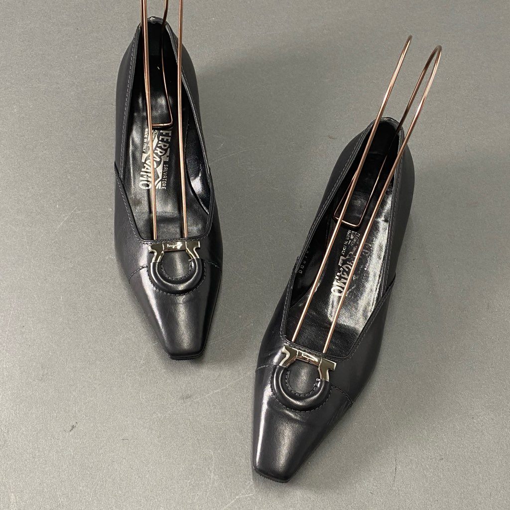 4d21 Salvatore Ferragamo サルヴァトーレフェラガモ ガンチーニ レザーパンプス 7D ブラック レディース 婦人靴 ローヒール