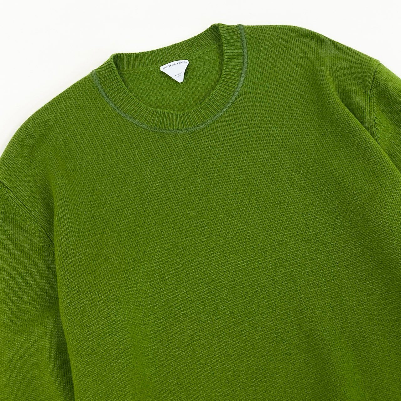 82d4 《美品》 BOTTEGA VENETA ボッテガヴェネタ 2022年モデル カシミヤ クルーネックニットセーター 730542 L グリーン イタリア製