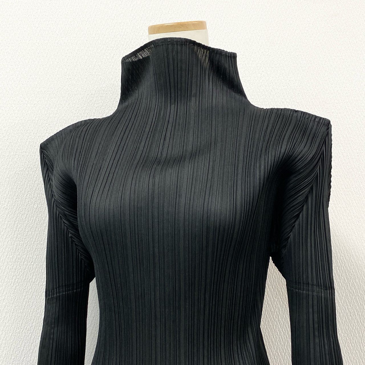 42h22 PLEATS PLEASE プリーツプリーズ イッセイミヤケ 変形カットソー トップス ハイネック PP04-JK604 サイズ3 ブラック ポリエステル レディースu02t