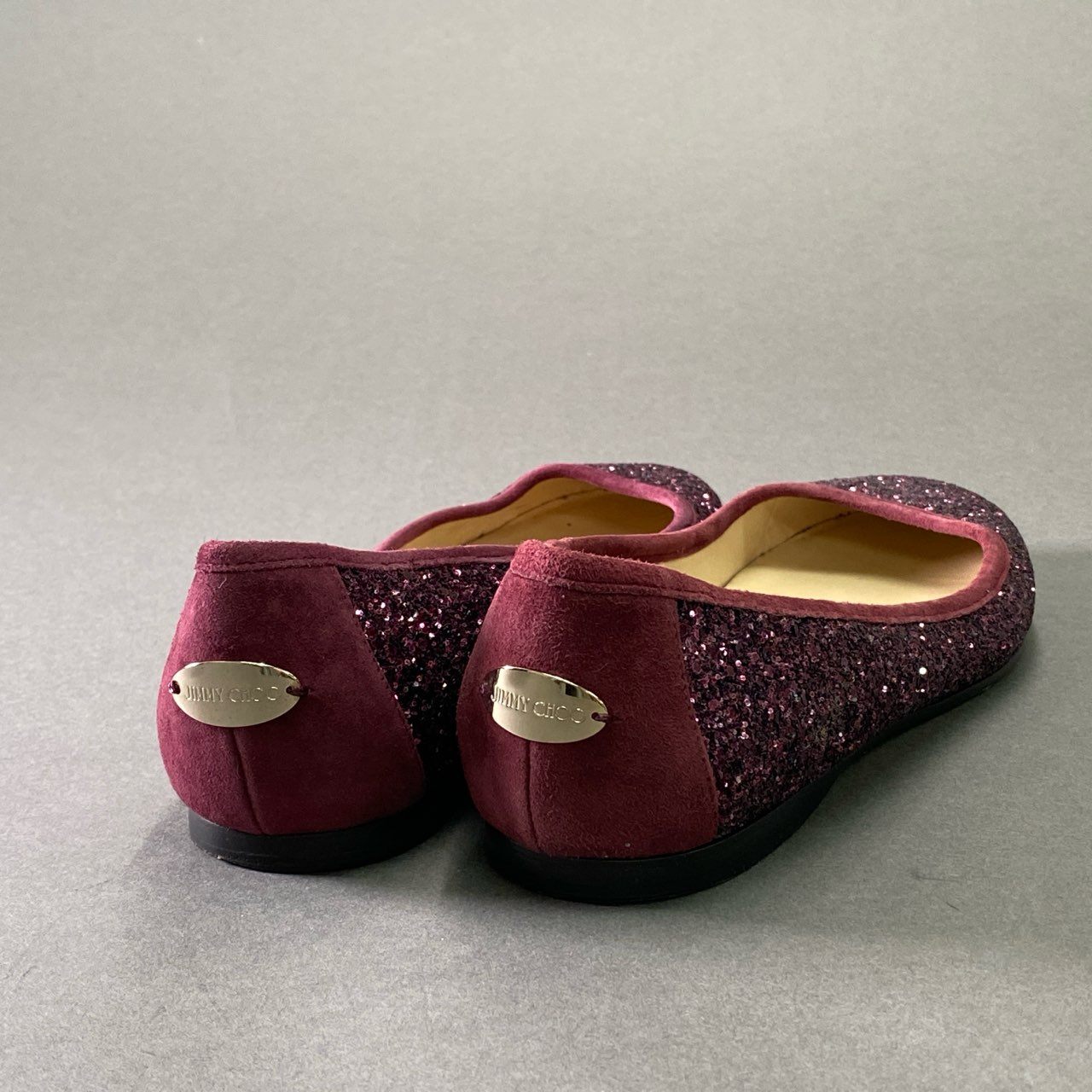 4d16 《美品》 JIMMY CHOO ジミーチュウ グリッター フラットシューズ 38 ピンク スエード イタリア製 パンプス メタルプレート