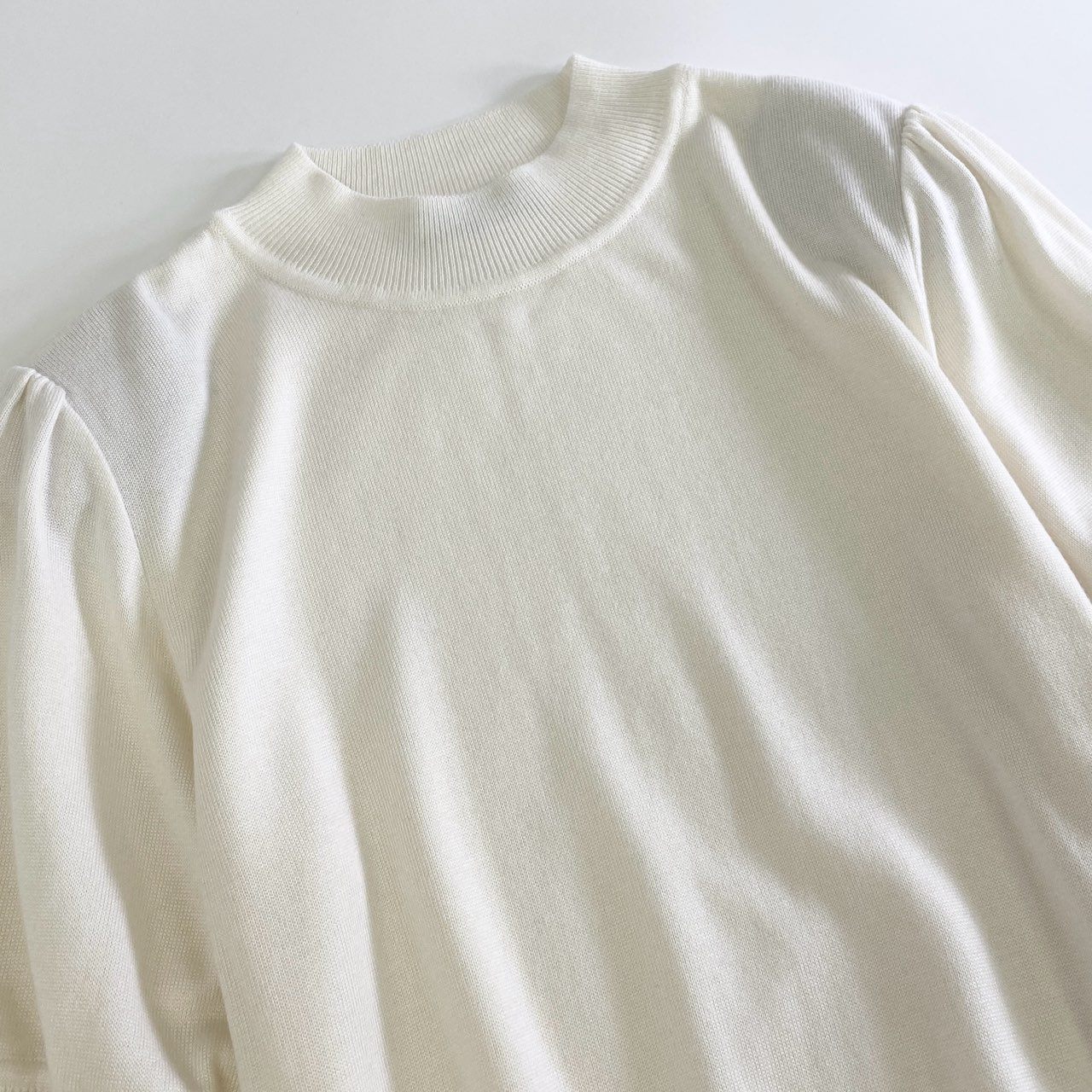 15j16 FOXEY NEY YORK フォクシーニューヨーク 40594 Knit Top Camelia Buton 半袖ニット セーター サイズ42 ホワイト シルク100% レディース 日本製