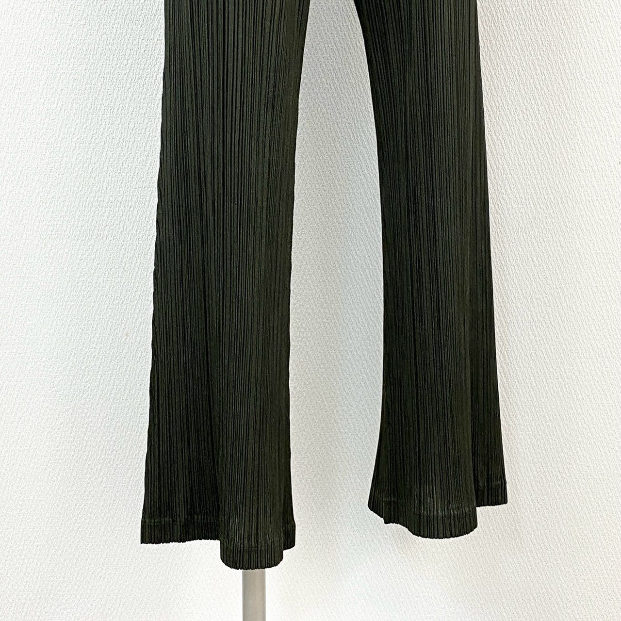 59e9 PLEATS PLEASE プリーツプリーズ プリーツパンツ ボトム サイズ4 PP83-JF414 カーキ レディース 女性用 イッセイミヤケ