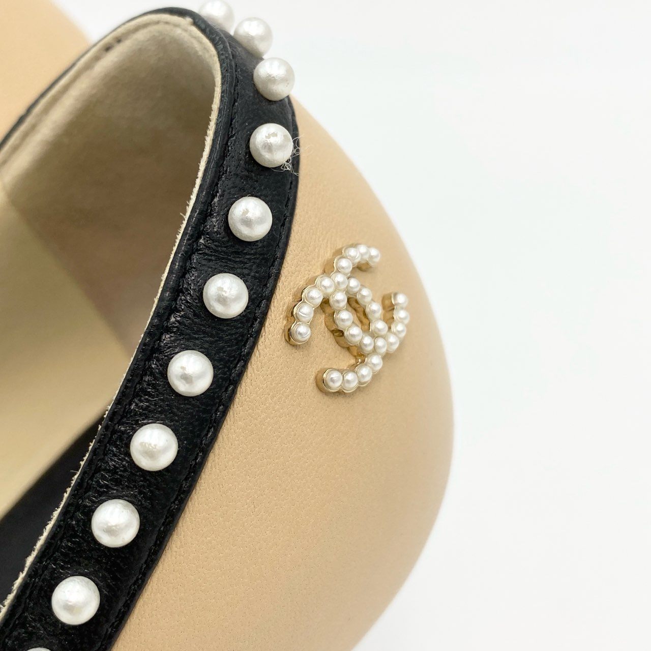 3c30 CHANEL シャネル ココマーク パール付き ヒールパンプス G31552 36C ベージュ ブラック レザー シューズ 靴t18r