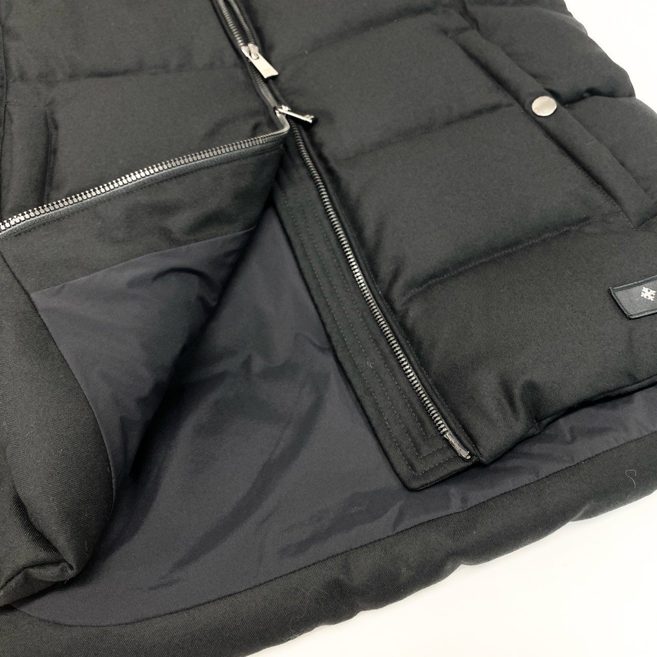 86j20 《美品》 TATRAS タトラス 2024年モデル PSETTO ダウンベスト MTOU24A4969 2 ブラック WEAVA社 紳士服t18r