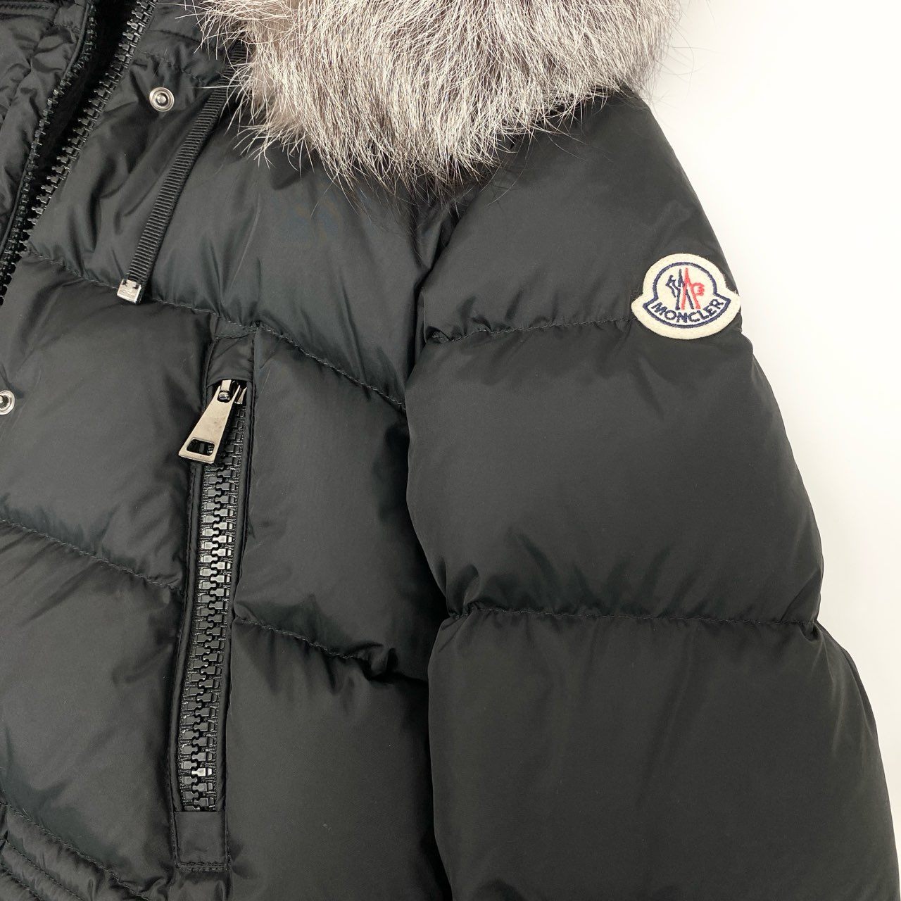 65j9 《美品》 MONCLER モンクレール APHROTI アフロティ ダウンコート I20931B51002 3 ブラック シルバーフォックス ロングダウンジャケット 毛皮t18r