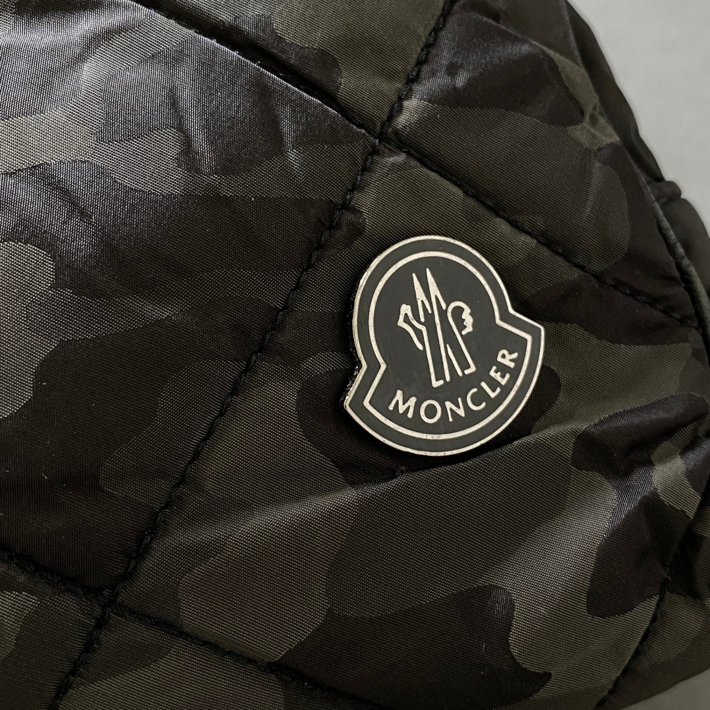 Df27 MONCLER モンクレール カモフラ キルティング セカンドバッグ ブラック カーキ クラッチバッグ ポーチ カバン 迷彩 イタリア製