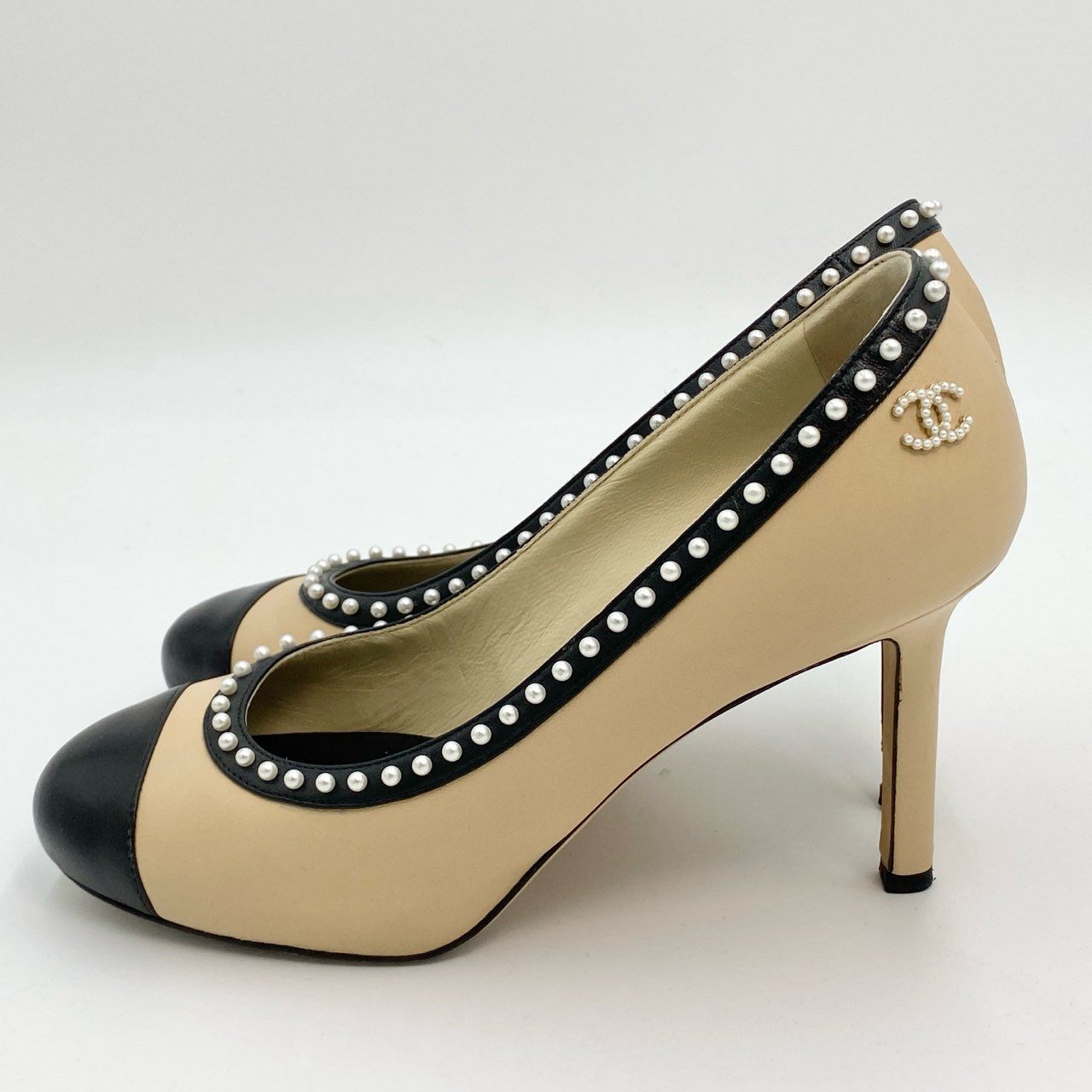 3c30 CHANEL シャネル ココマーク パール付き ヒールパンプス G31552 36C ベージュ ブラック レザー シューズ 靴t18r