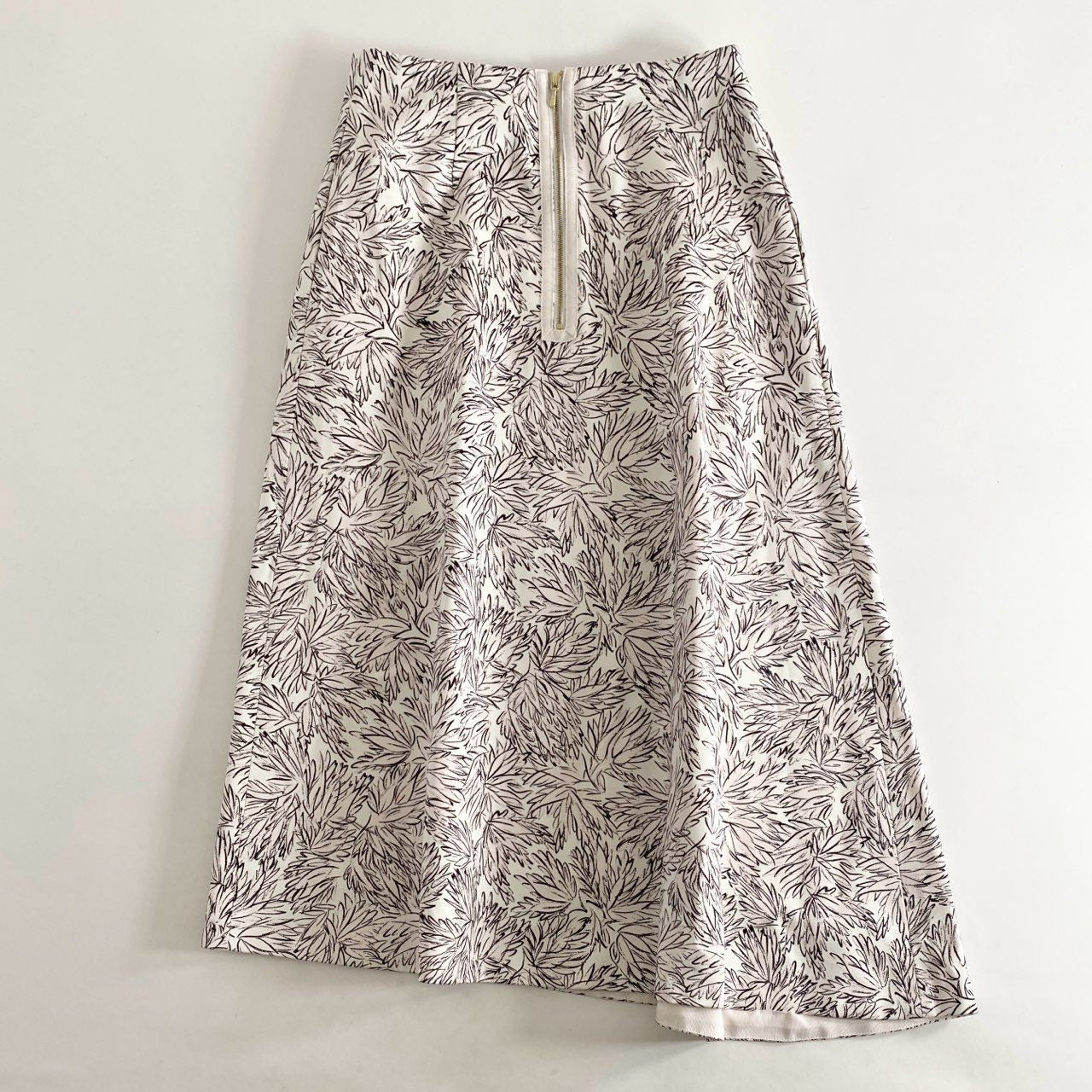 8j17 定価¥105,600 Drawer ドゥロワー FALL2 リーフプリント アシンメトリー フレアスカート 6524-299-1673 38 ペールピンク 日本製