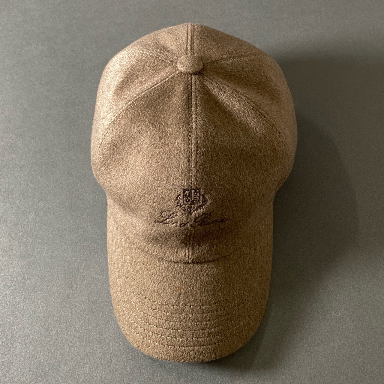 h5 Loro Piana ロロピアーナ サイズM ベージュ系 カシミヤ100% カシミヤキャップ ベースボールキャップ 帽子 レディース 女性用