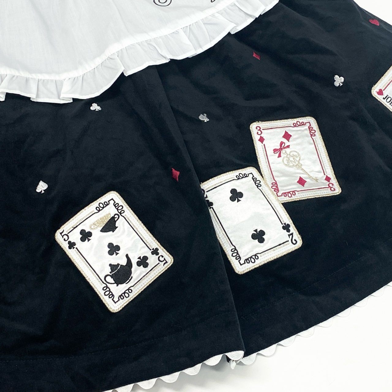 53e2 【未使用保管品】タグ付 mezzo piano メゾピアノ アリス4点セット 長袖Tシャツ ジャンパースカート エプロン カチューシャ 女の子 子供服 6044313-350 130 ブラック