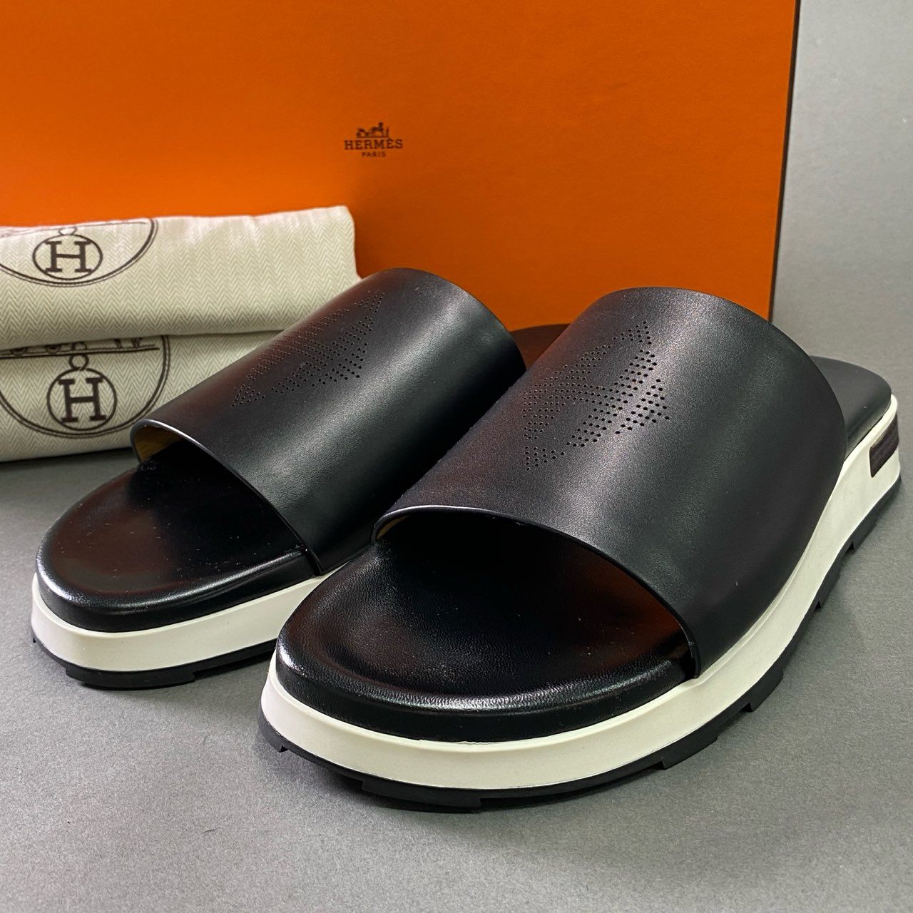 6f6 《極美品》 HERMES エルメス 廃盤 リフレックス Hロゴ サンダル 42 ブラック レザー シューズ 箱付き