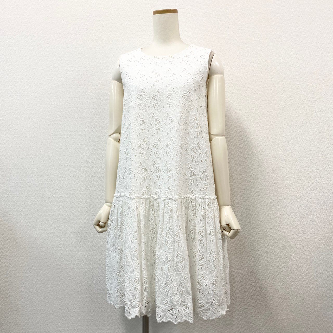 37a16 FOXEY BOUTIQUE フォクシーブティック Dress MARIE ANN マリーアン ノースリーブワンピース ドレス アイレット刺繍 39462 40 ホワイト