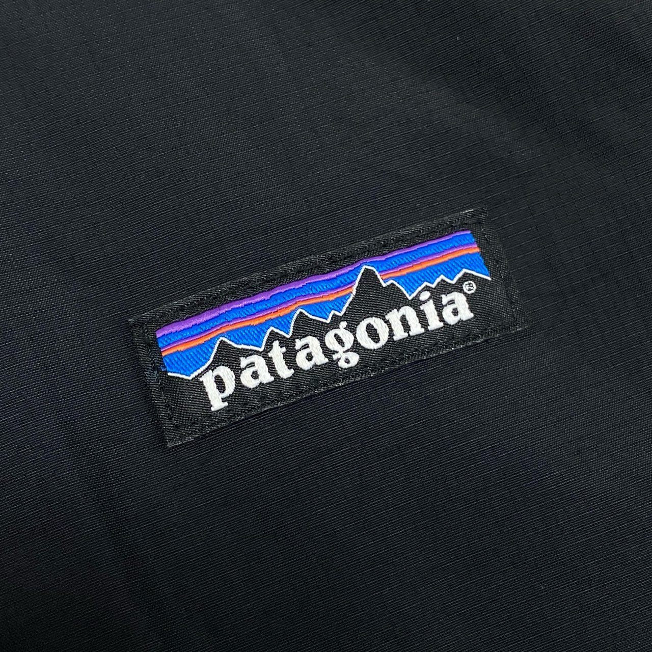 47h26 Patagonia パタゴニア トレントシェルジャケット マウンテンパーカー 83802SP16 Mサイズ ブラック ナイロン メンズo07t