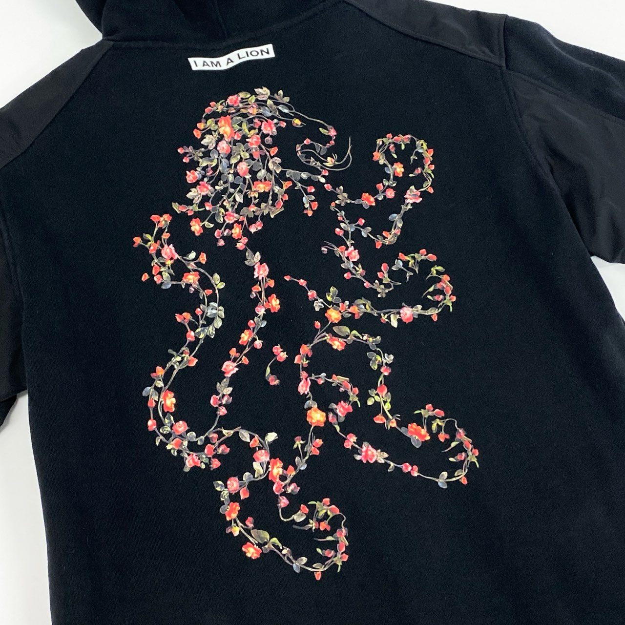 67d21 BURBERRY バーバリー ジップアップパーカー スター刺繍 ロゴワッペン 袖プリント キッズ 子供服 14Y 164cm ブラック コットン