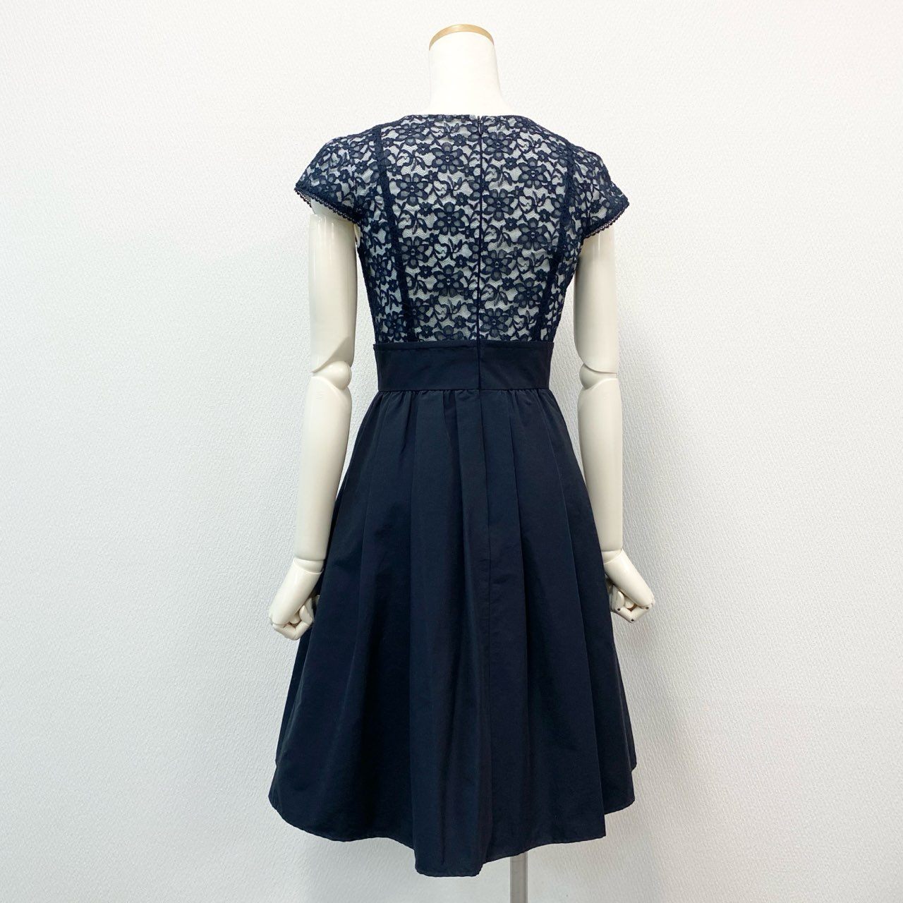 74c14 【新品保管品】 TOCCA トッカ 半袖ワンピース レース 花柄ワンピース オケージョンワンピース フレンチスリーブ 6646806 0 ネイビー