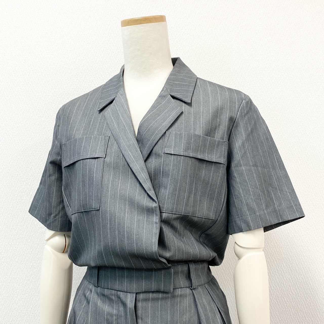 41c29 《美品》 RANDEBOO ランデブー オールインワン ジャンプスーツ 半袖 01031-08684 サイズF グレー ピンストライプ レディース