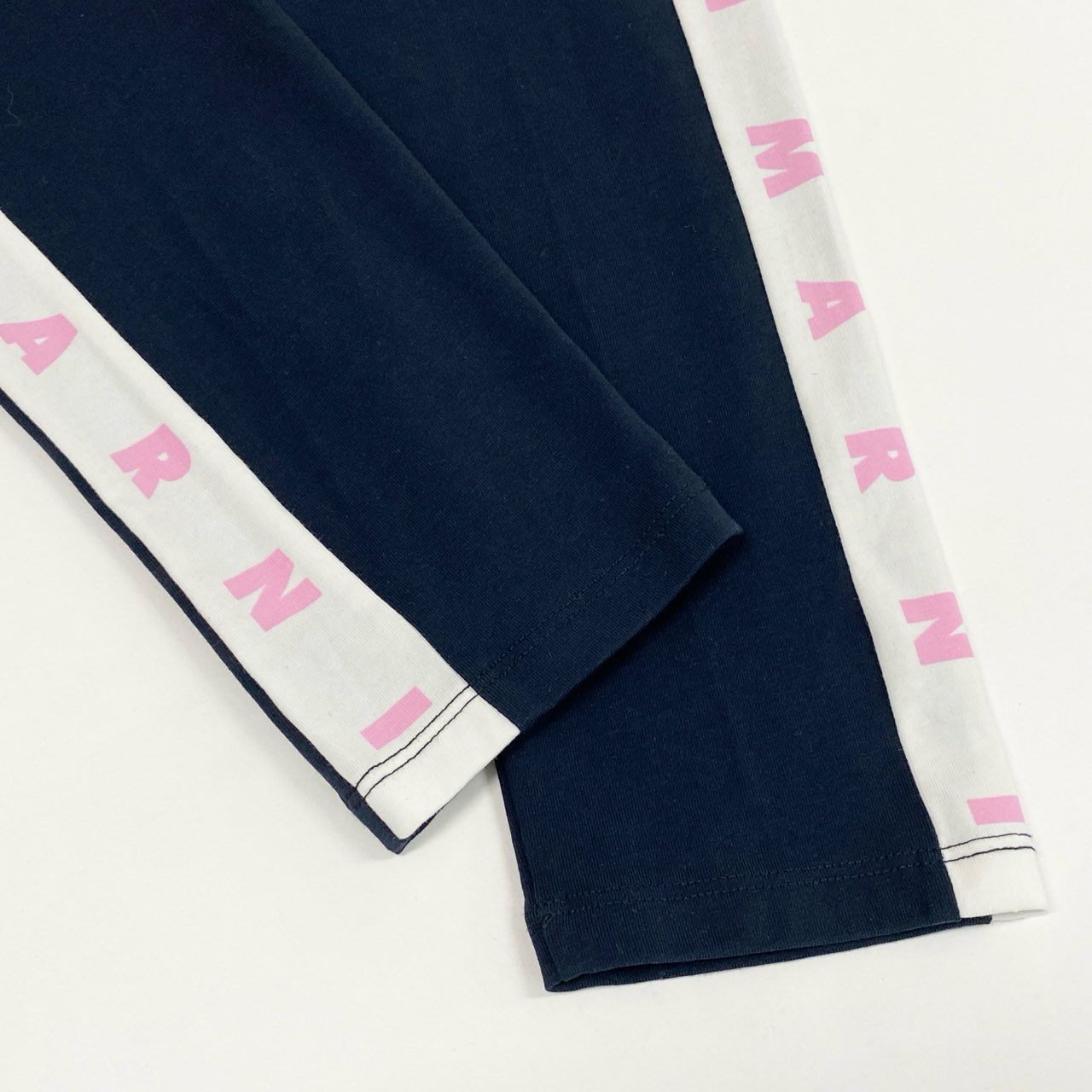 4c28 【美品】 MARNI マルニ ブランドロゴ ロングレギンスパンツ 薄手 ストレッチ スパッツ キッズパンツ 14Y ネイビー ホワイト ピンク
