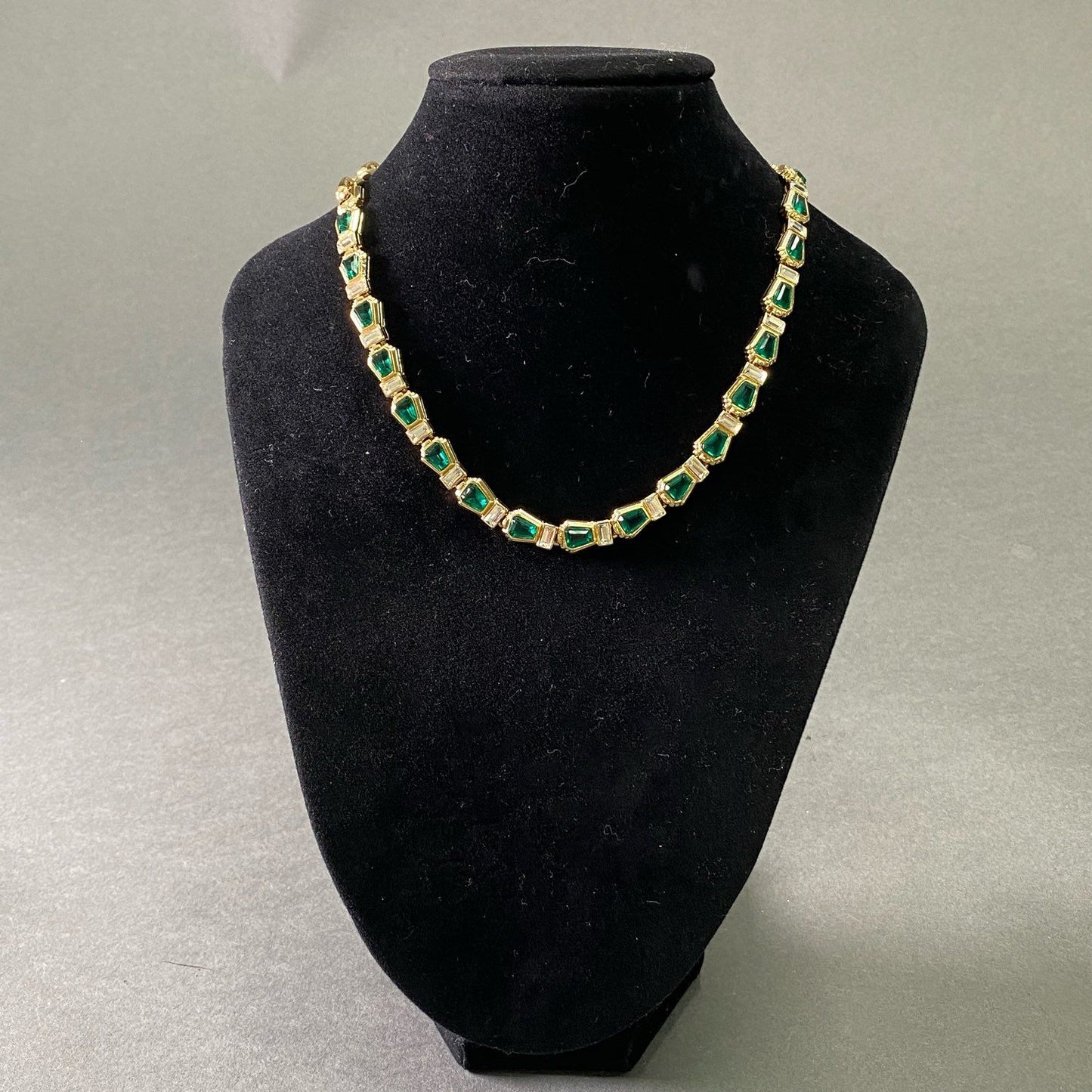 e8 《美品》 NINA RICCI ニナリッチ カラーストーン ビジュー ネックレス ゴールド グリーン アンティーク Vintage ヴィンテージ アクセサリー